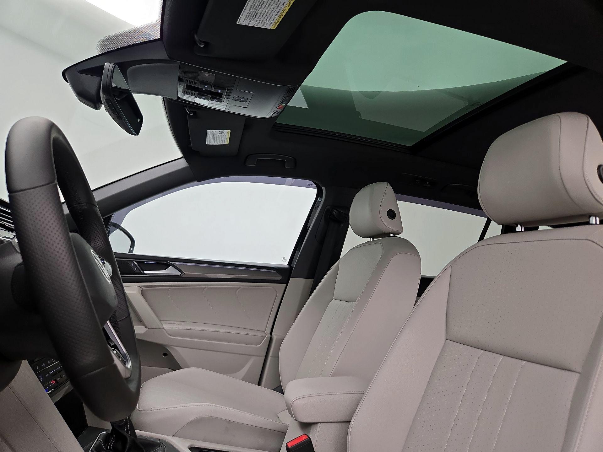 Thumbnail: 2022 Volkswagen Tiguan - 19