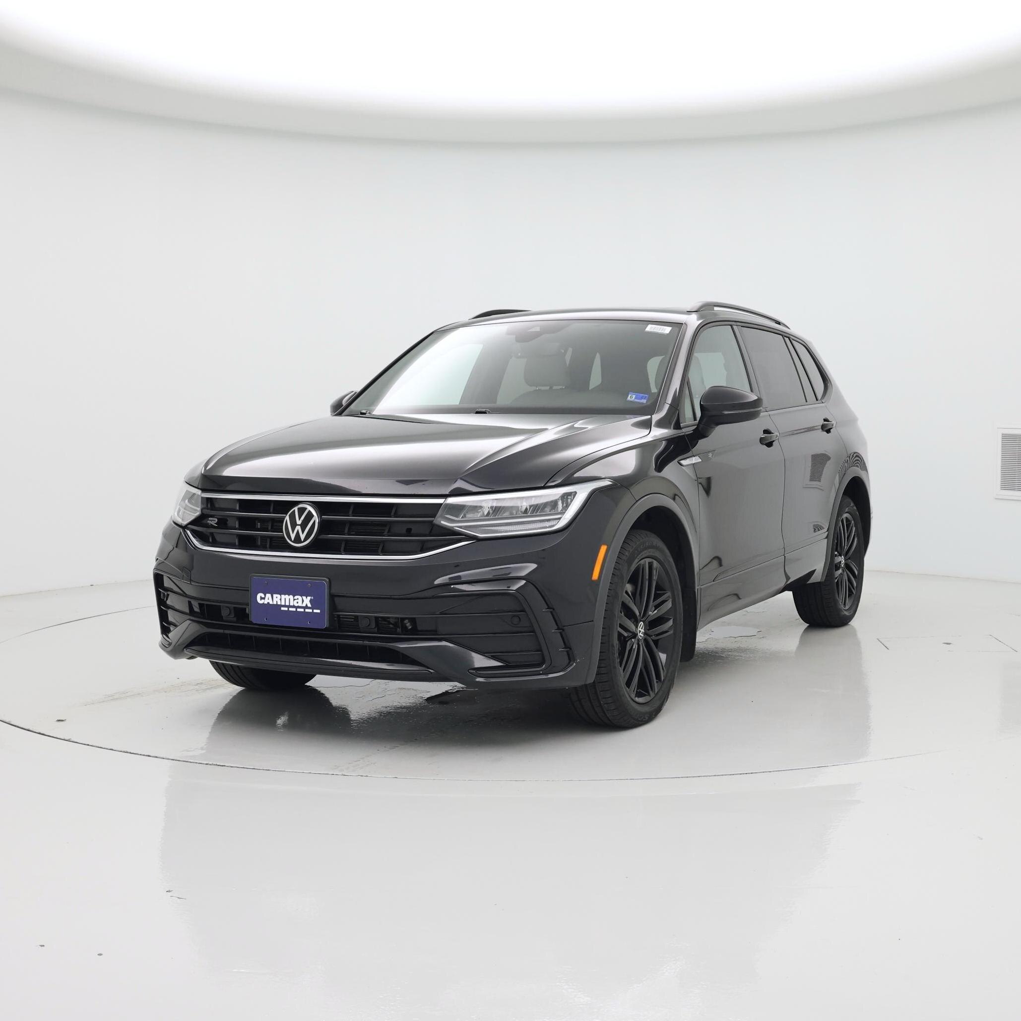 Thumbnail: 2022 Volkswagen Tiguan - 4