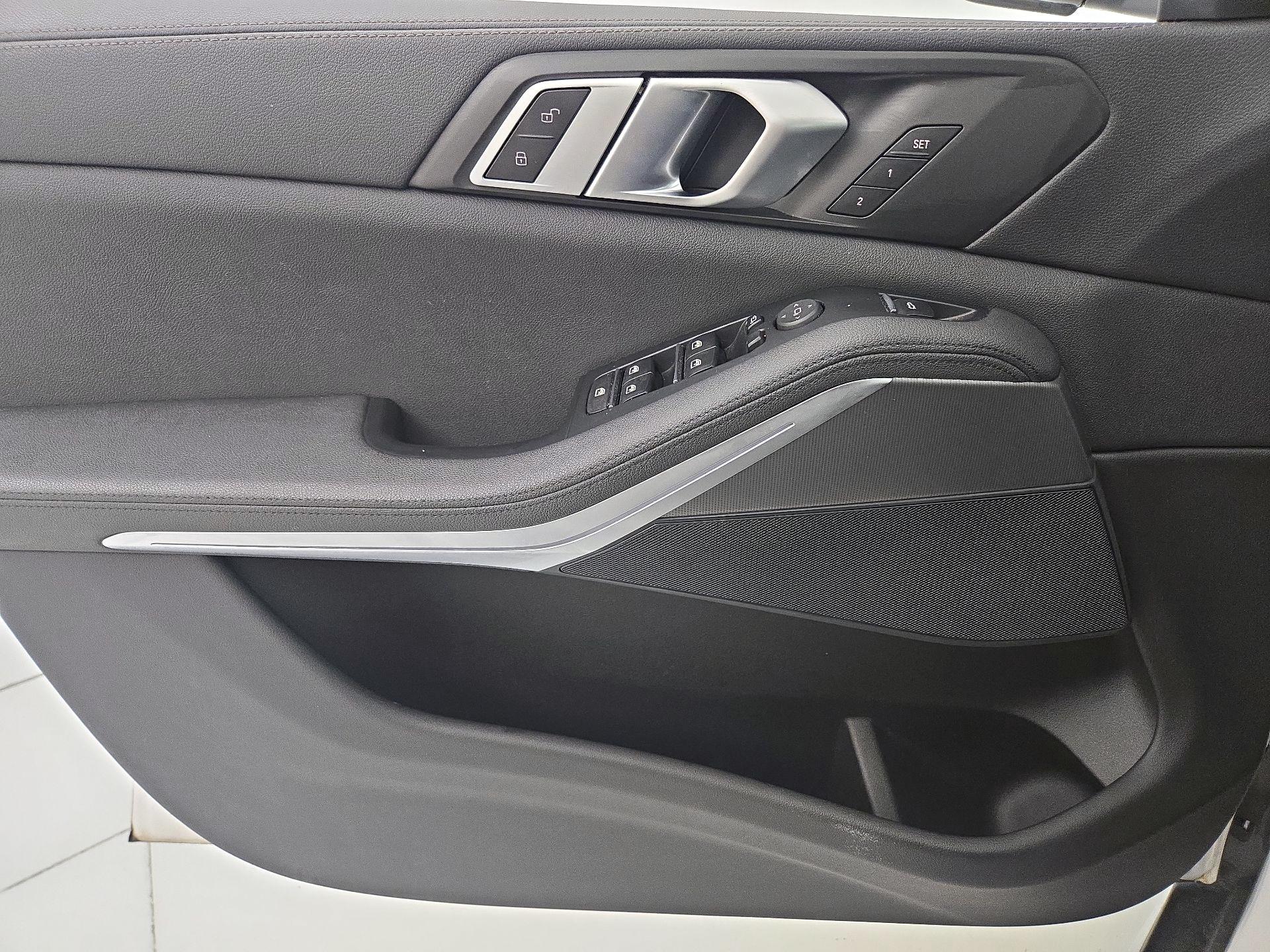 Thumbnail: 2020 BMW X5 - 12