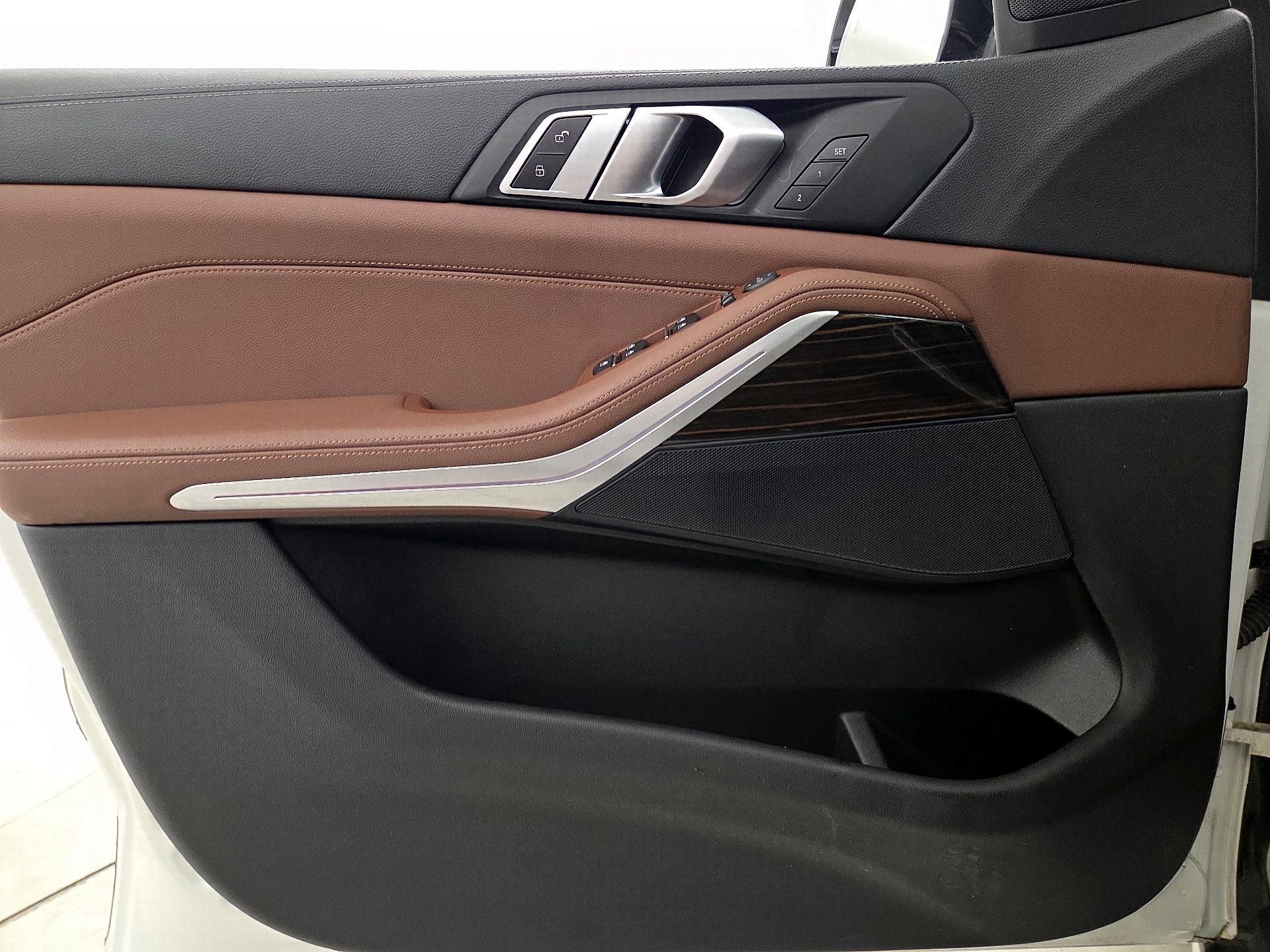 Thumbnail: 2021 BMW X5 - 12