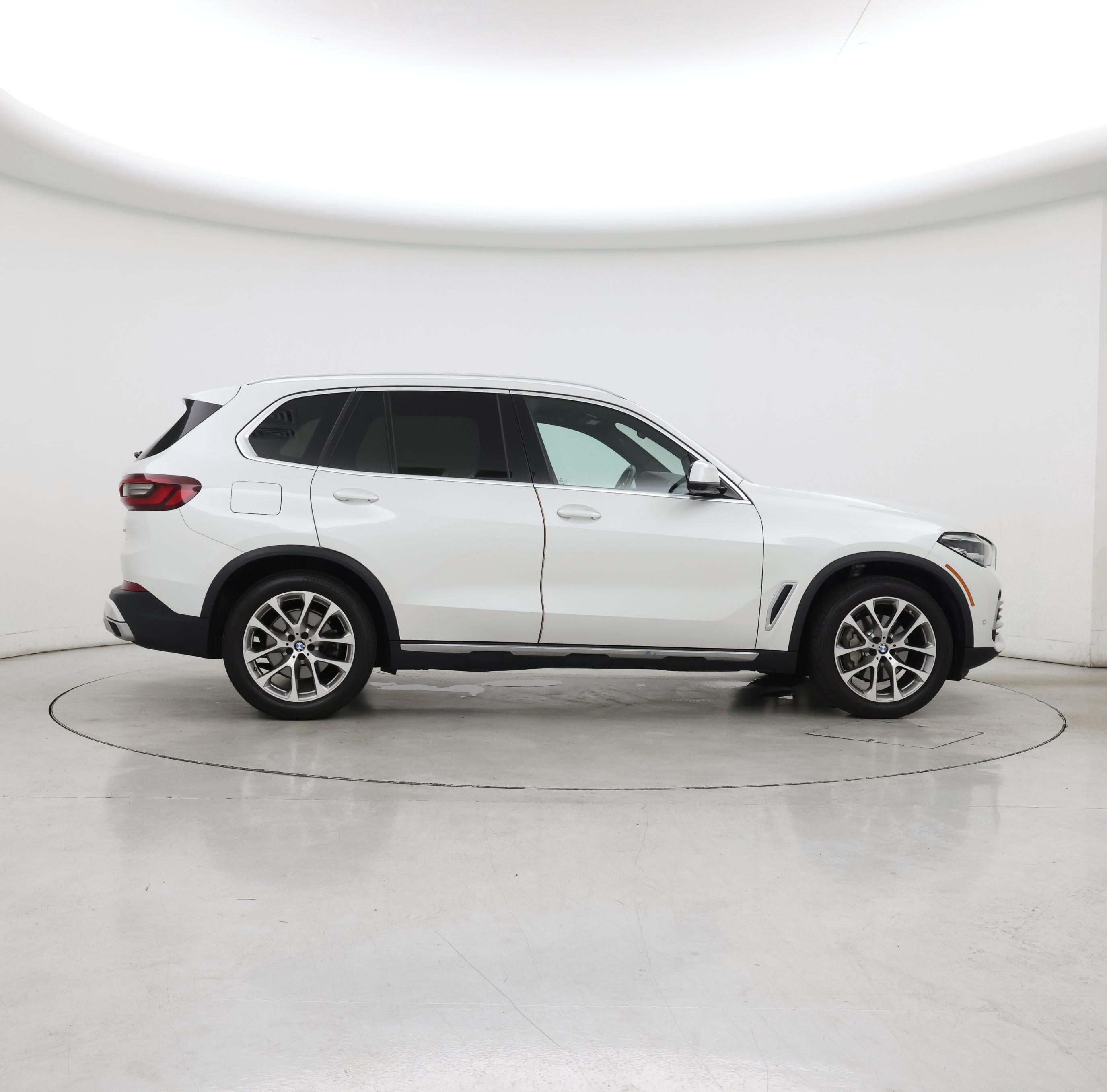 Thumbnail: 2021 BMW X5 - 7