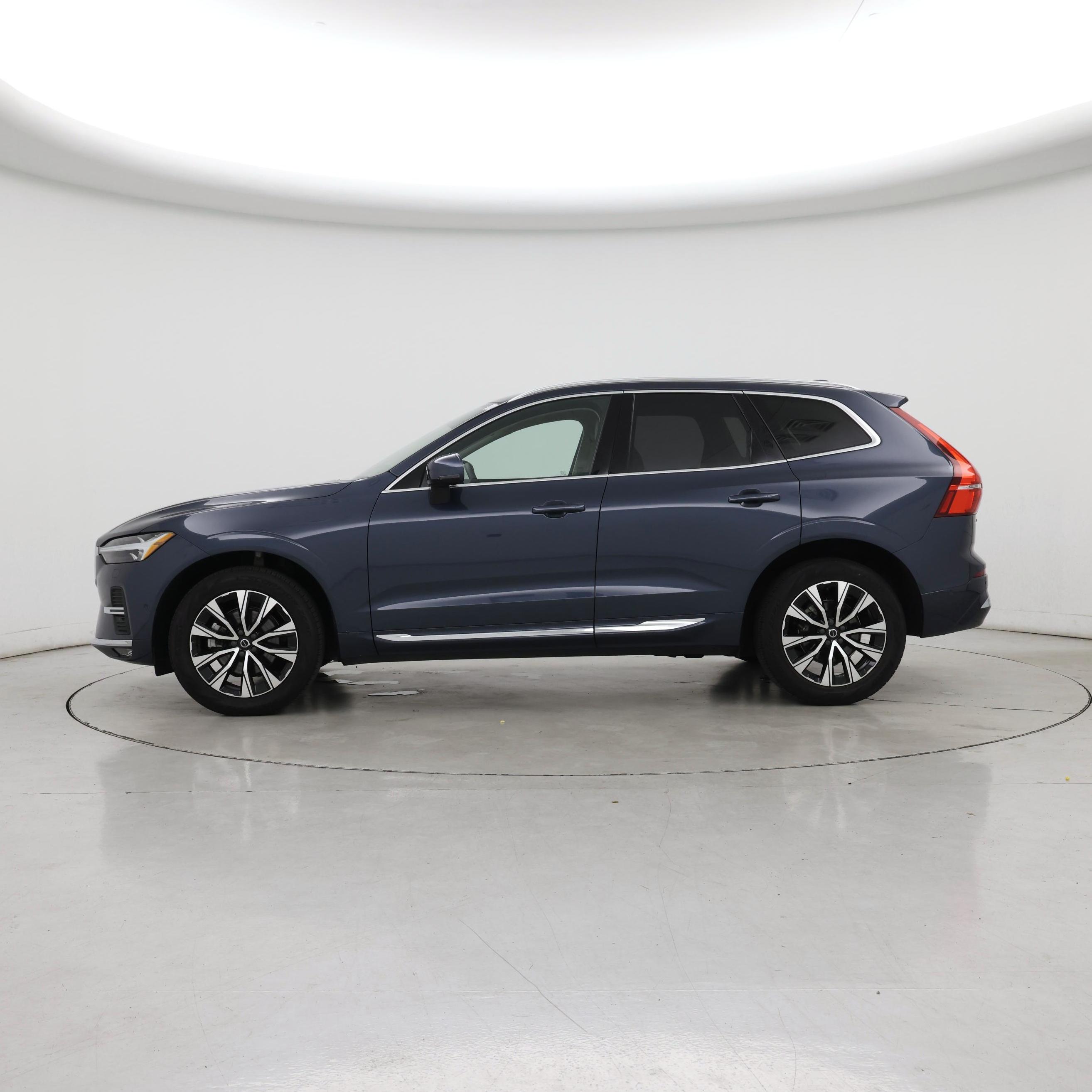 Thumbnail: 2023 Volvo XC60 - 3