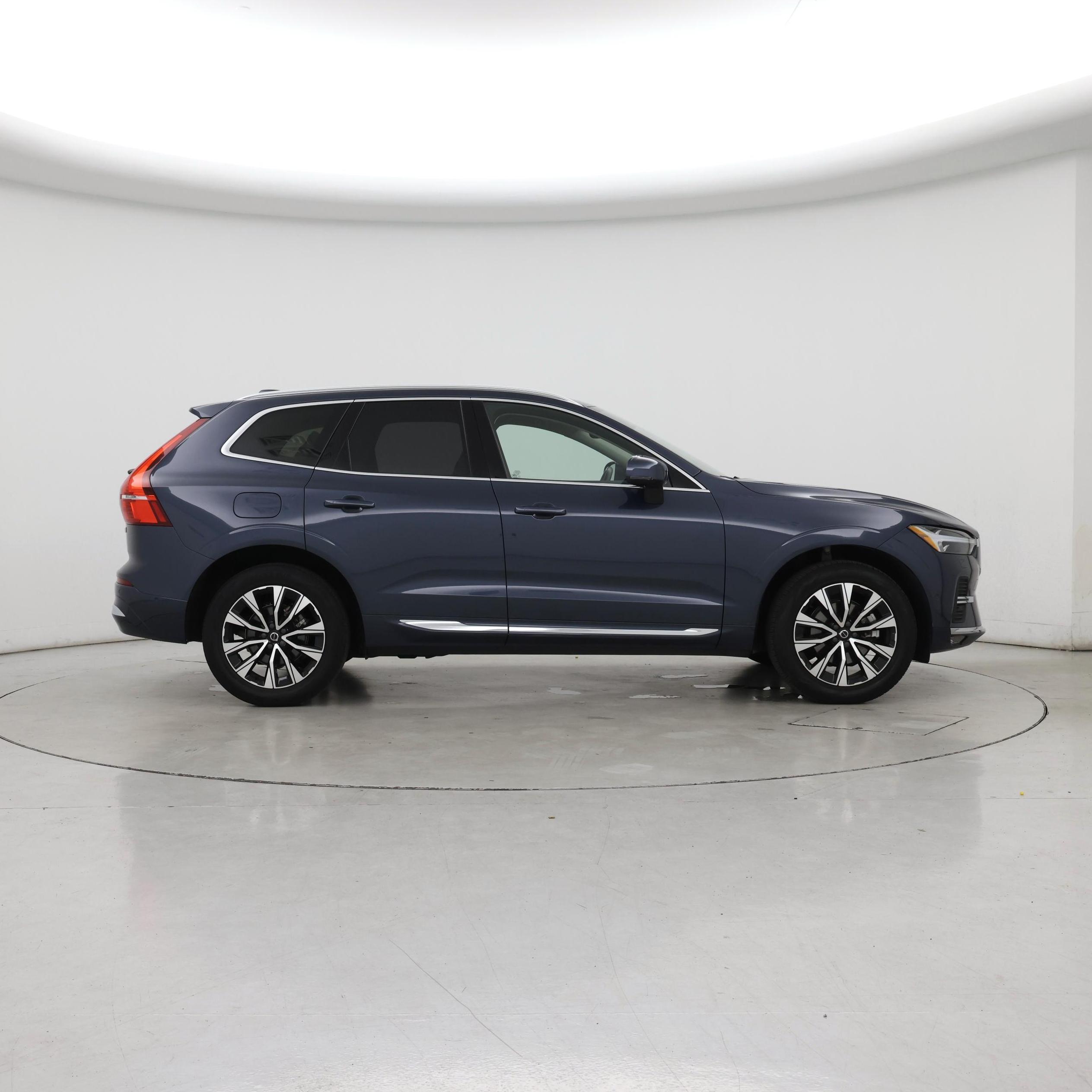 Thumbnail: 2023 Volvo XC60 - 7