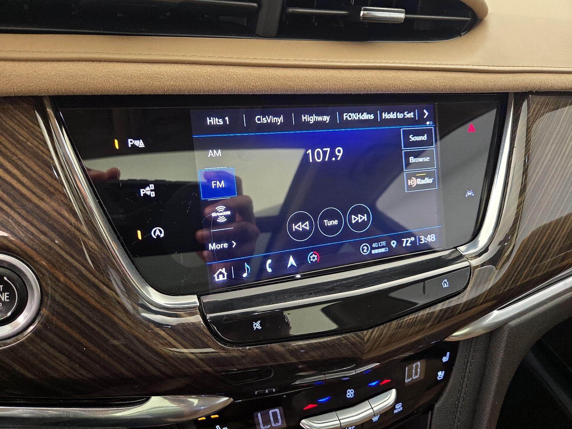 Thumbnail: 2023 Cadillac XT6 - 16