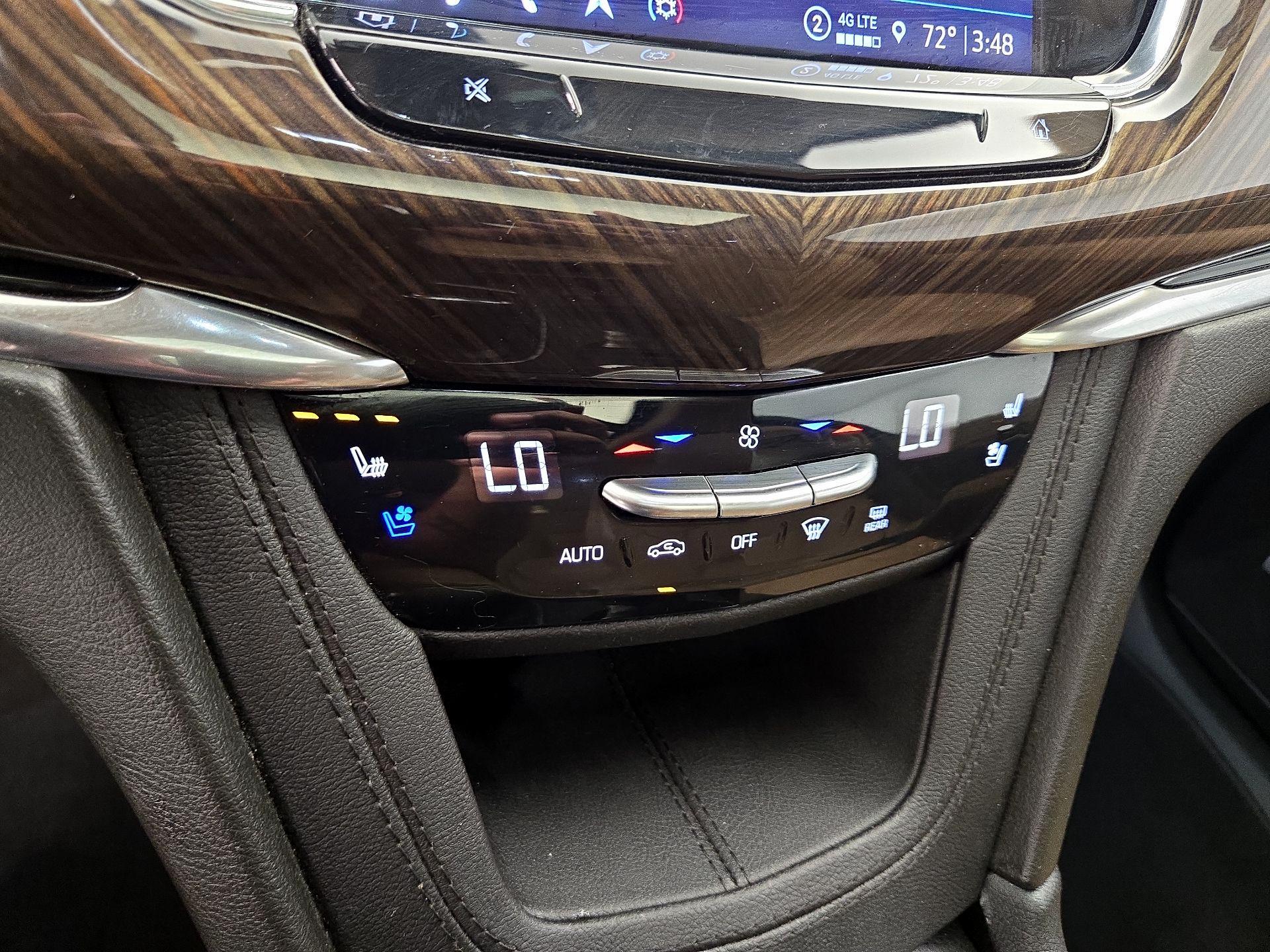 Thumbnail: 2023 Cadillac XT6 - 17