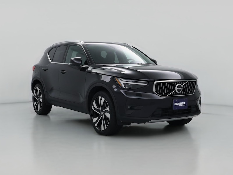 2024 Volvo XC40 B5 Ultimate Bright Theme