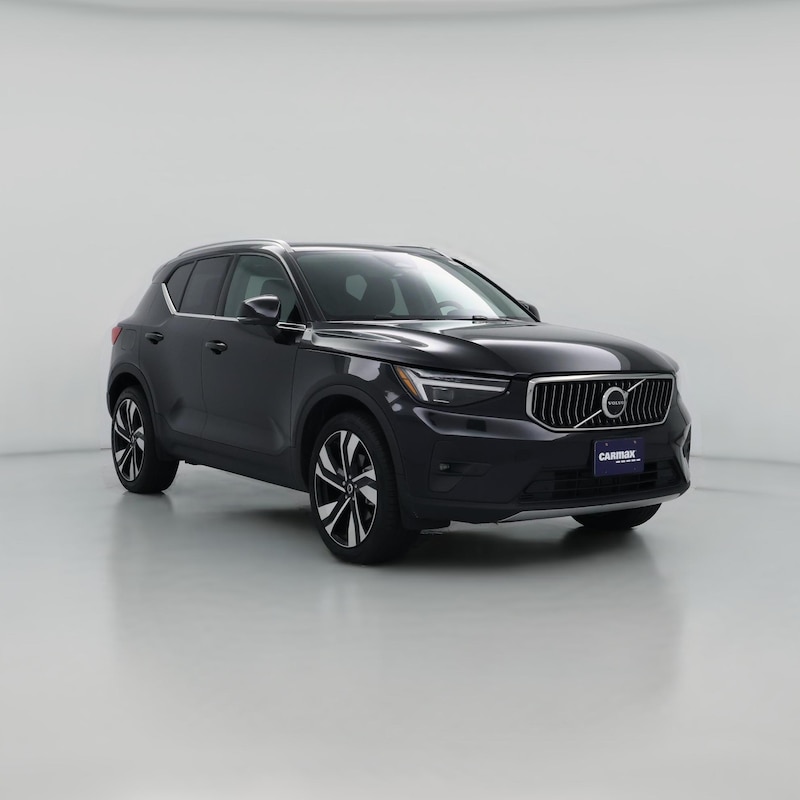 2024 Volvo XC40 B5 Ultimate Bright Theme