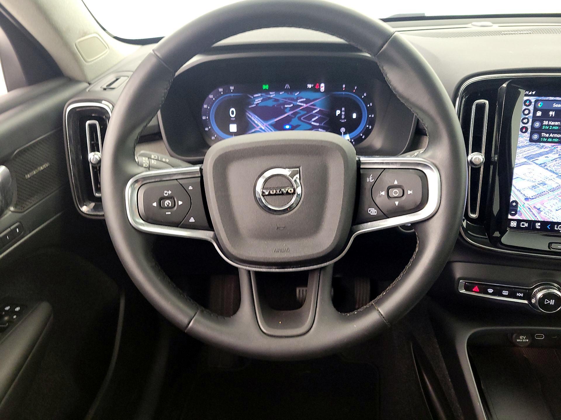 Thumbnail: 2024 Volvo XC40 - 10