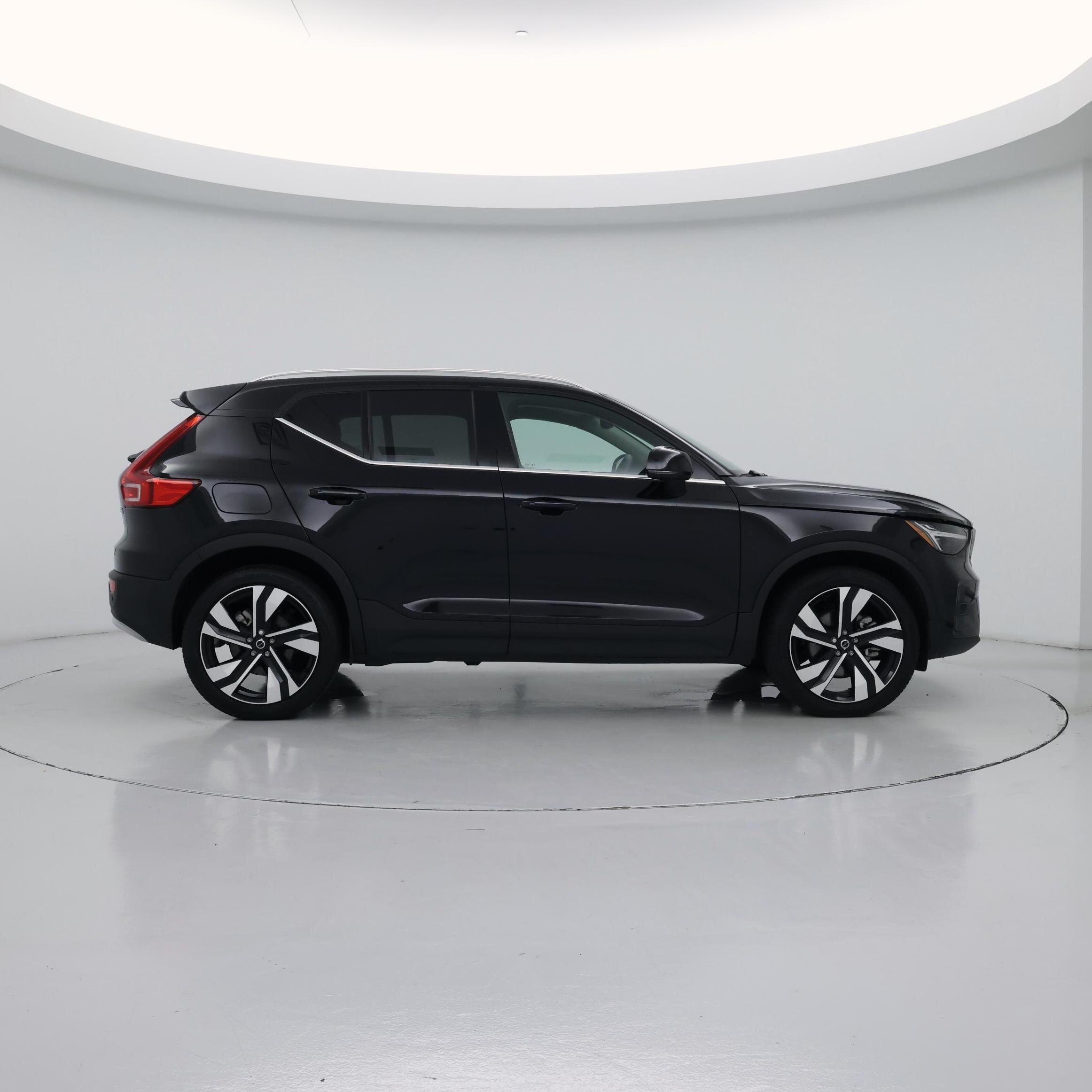 Thumbnail: 2024 Volvo XC40 - 7