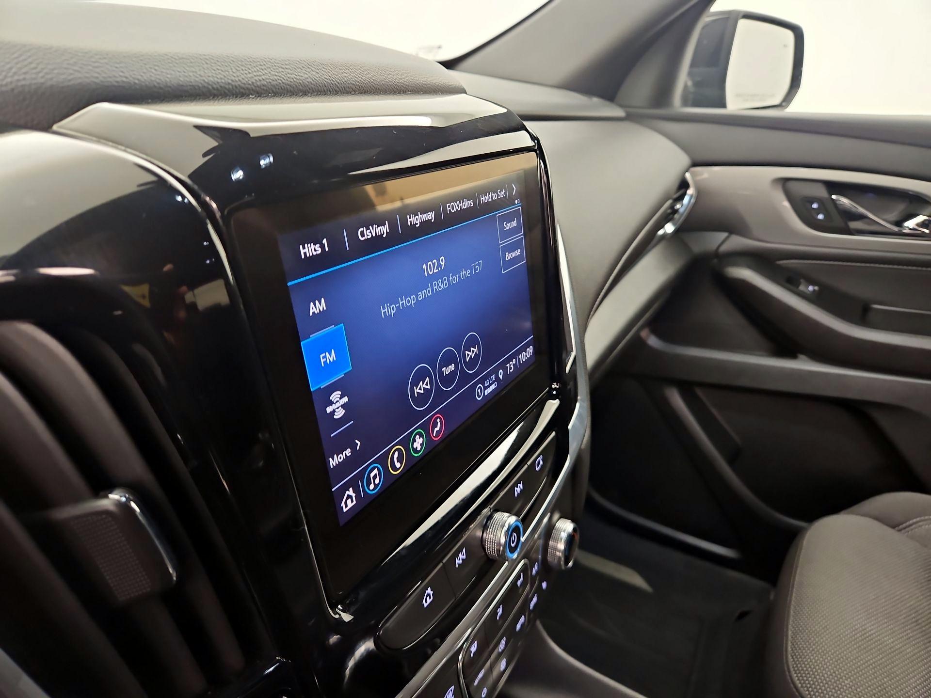 Thumbnail: 2022 Chevrolet Traverse - 15