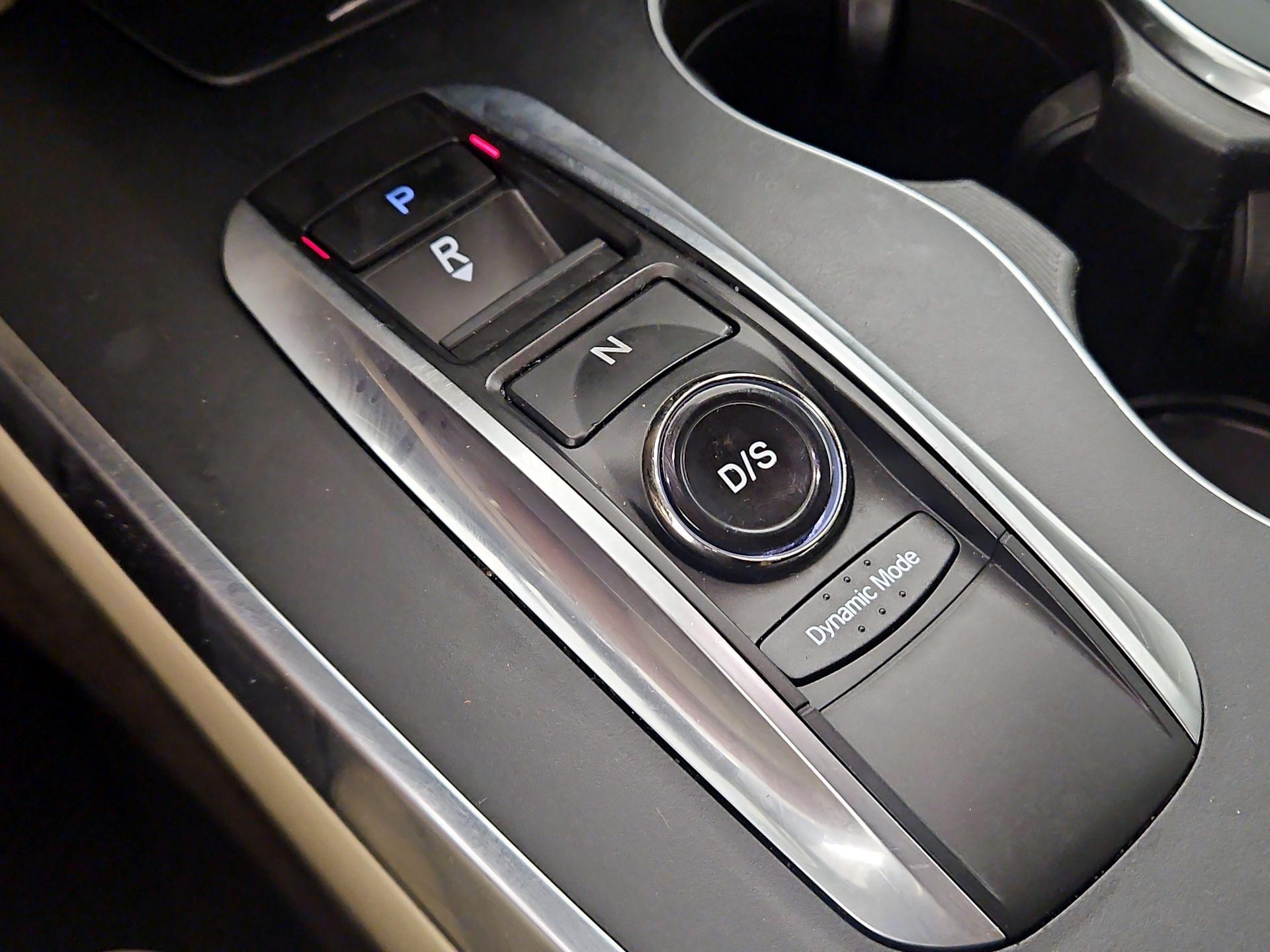 Thumbnail: 2017 Acura MDX - 18