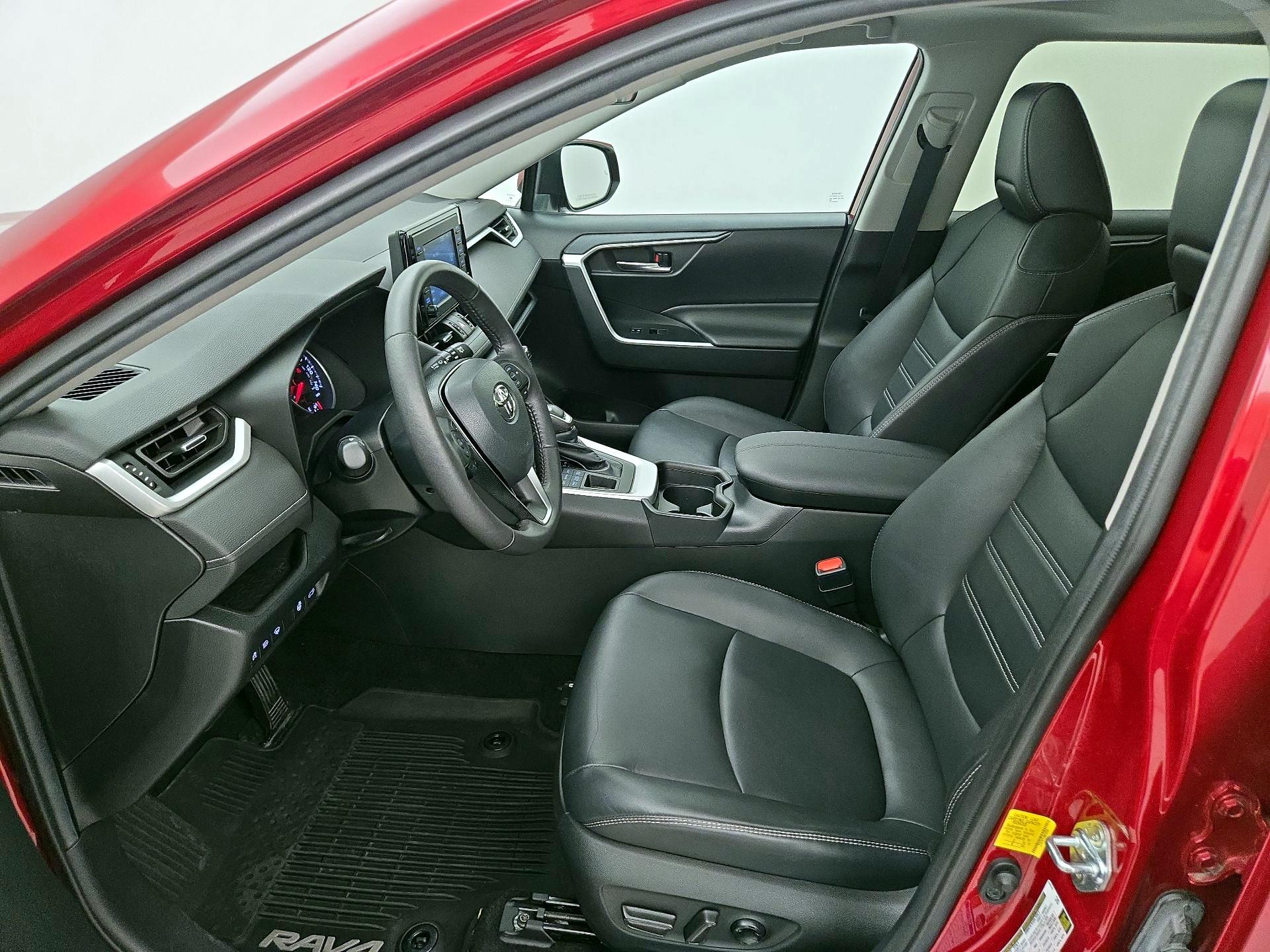 Thumbnail: 2021 Toyota RAV4 - 11