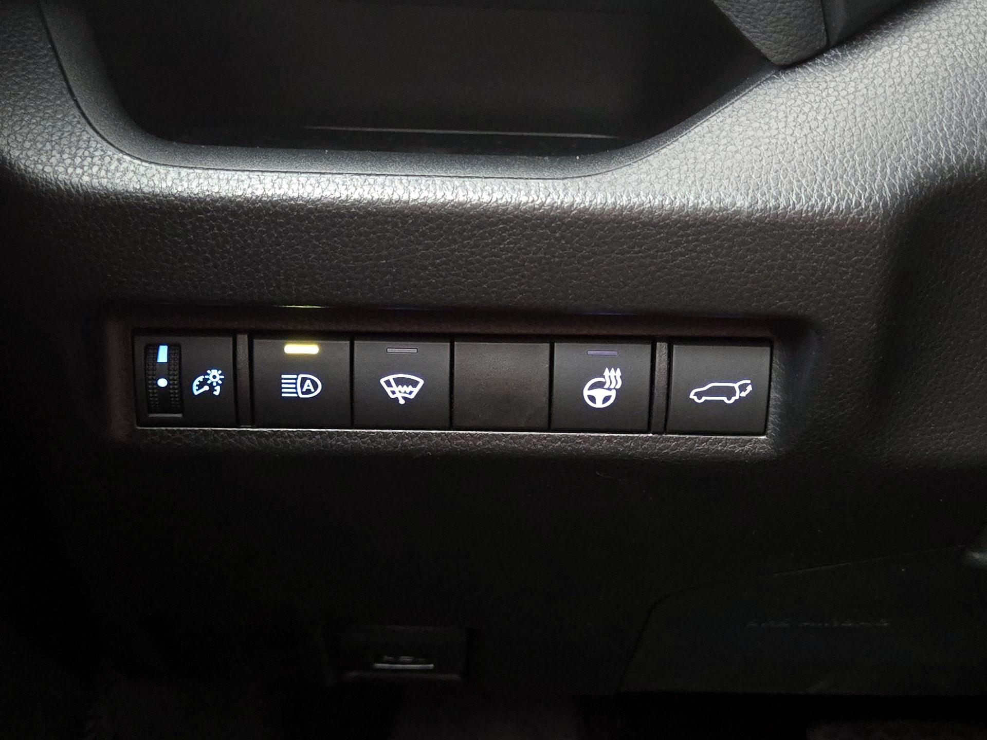Thumbnail: 2021 Toyota RAV4 - 13
