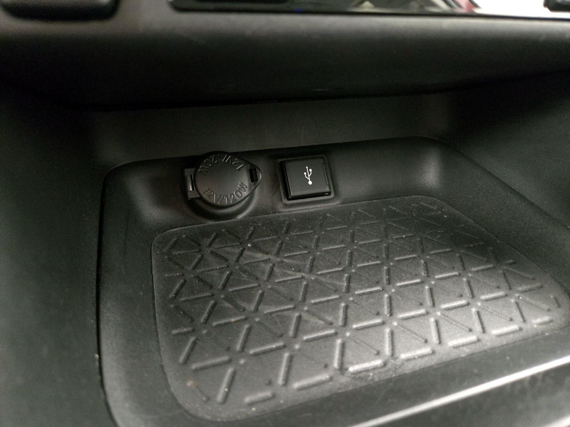 Thumbnail: 2021 Toyota RAV4 - 18