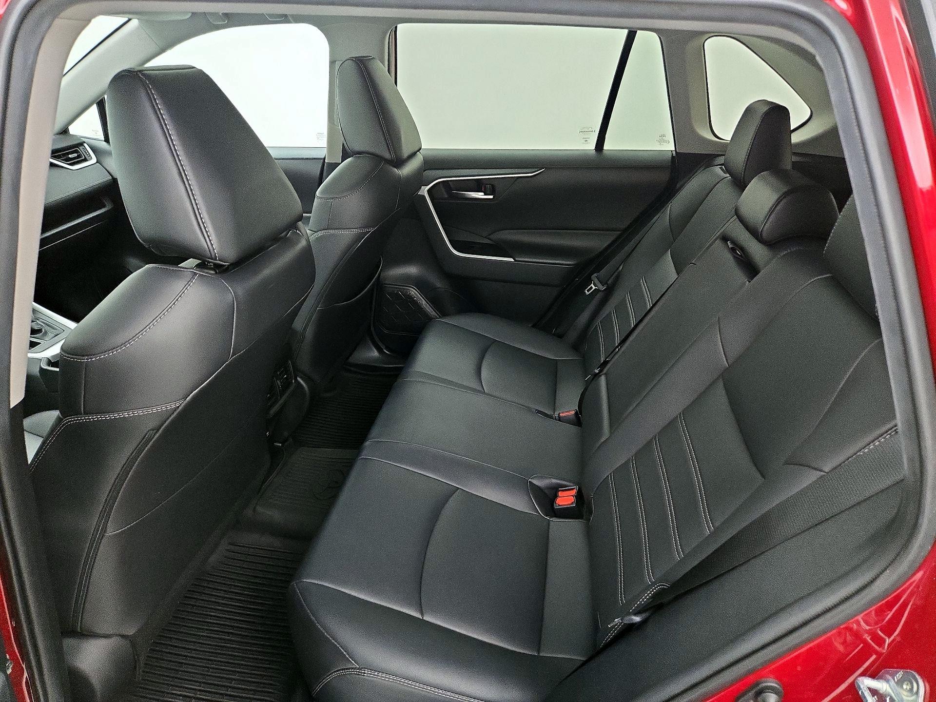 Thumbnail: 2021 Toyota RAV4 - 20