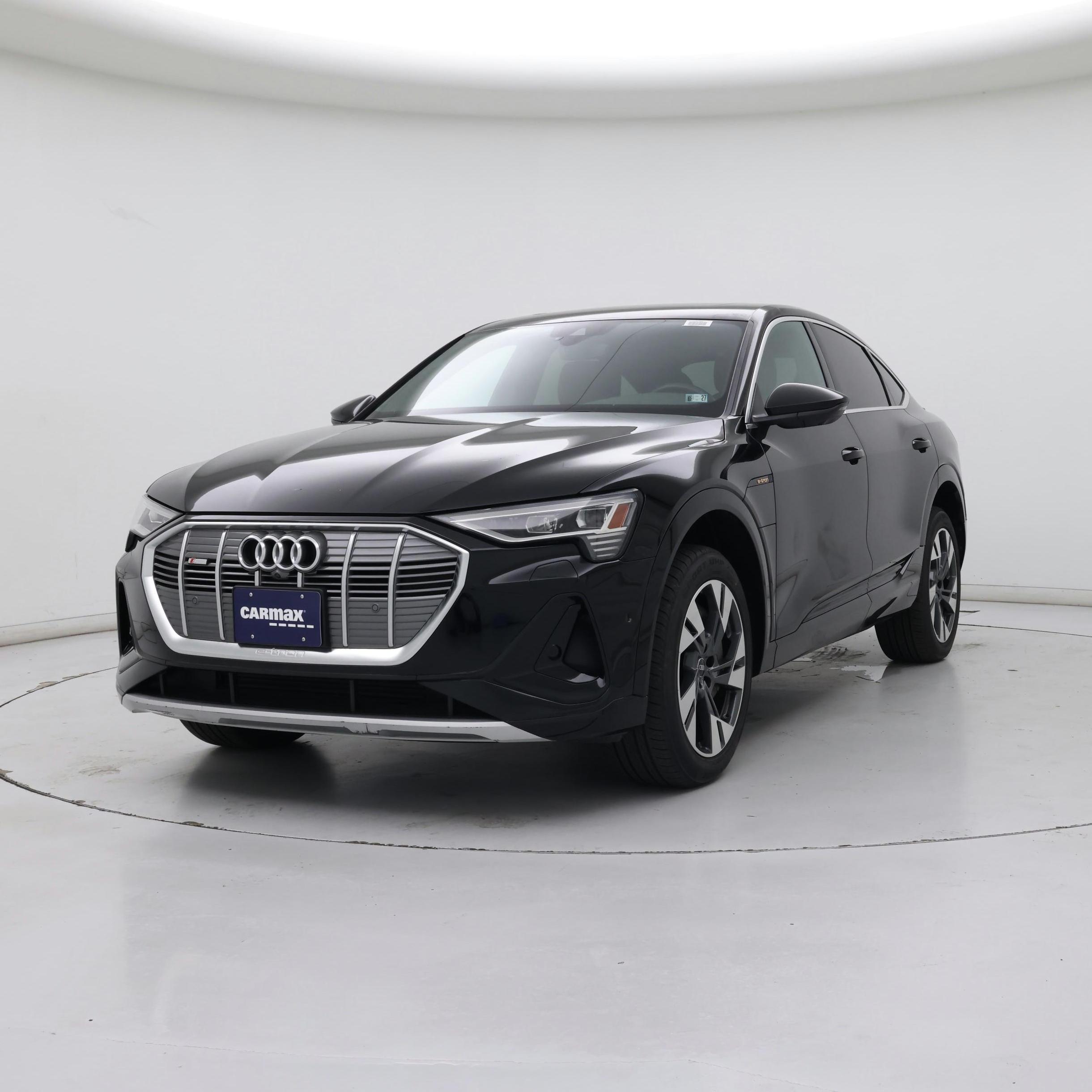 Thumbnail: 2022 Audi e-tron S - 4