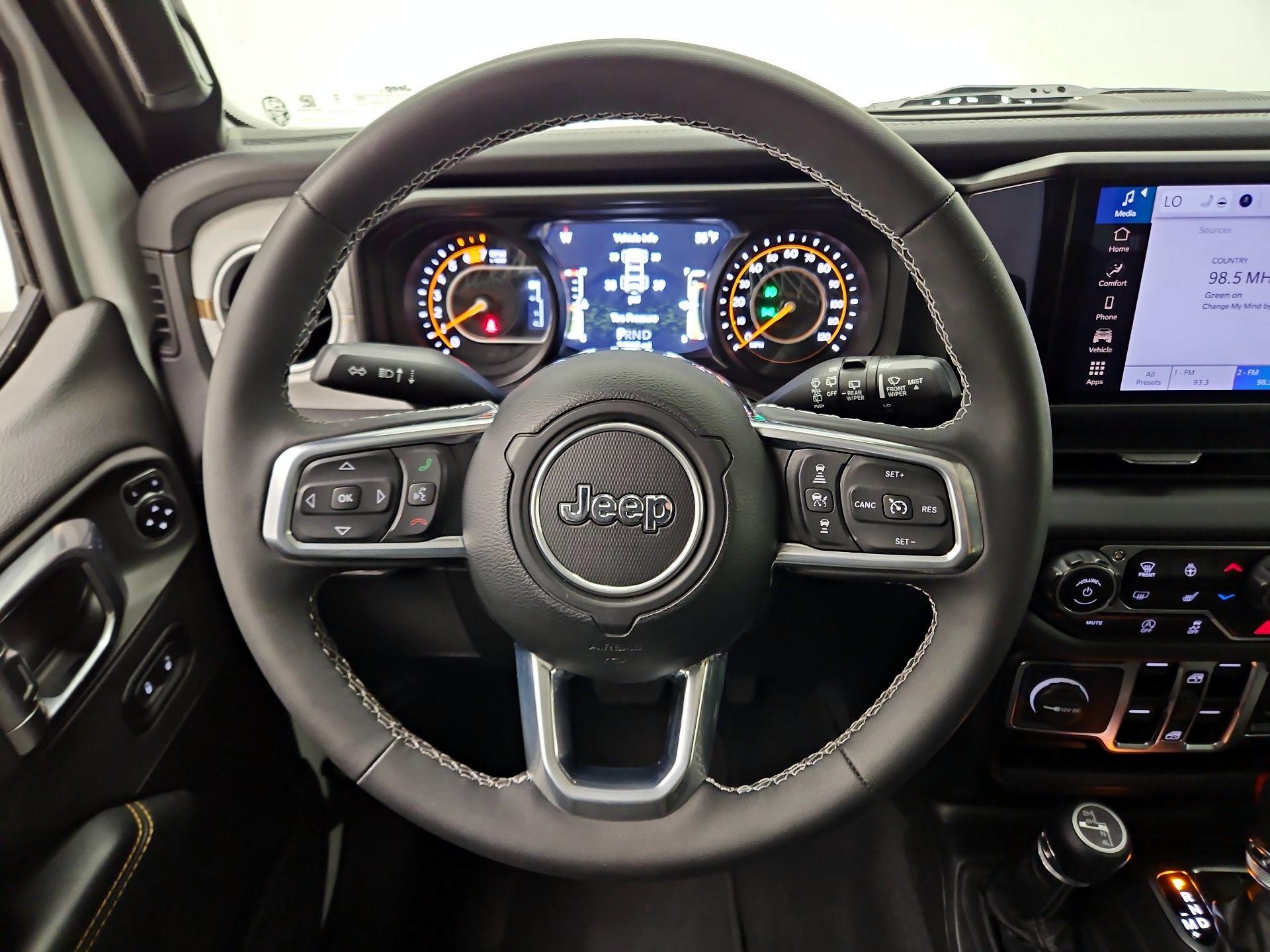 Thumbnail: 2025 Jeep Wrangler - 10