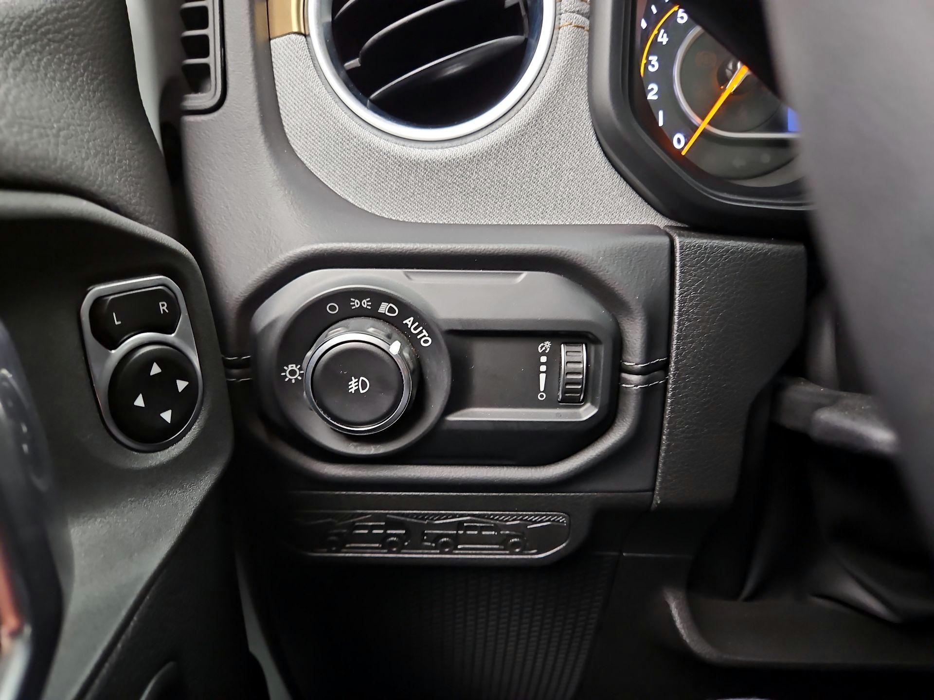 Thumbnail: 2025 Jeep Wrangler - 13