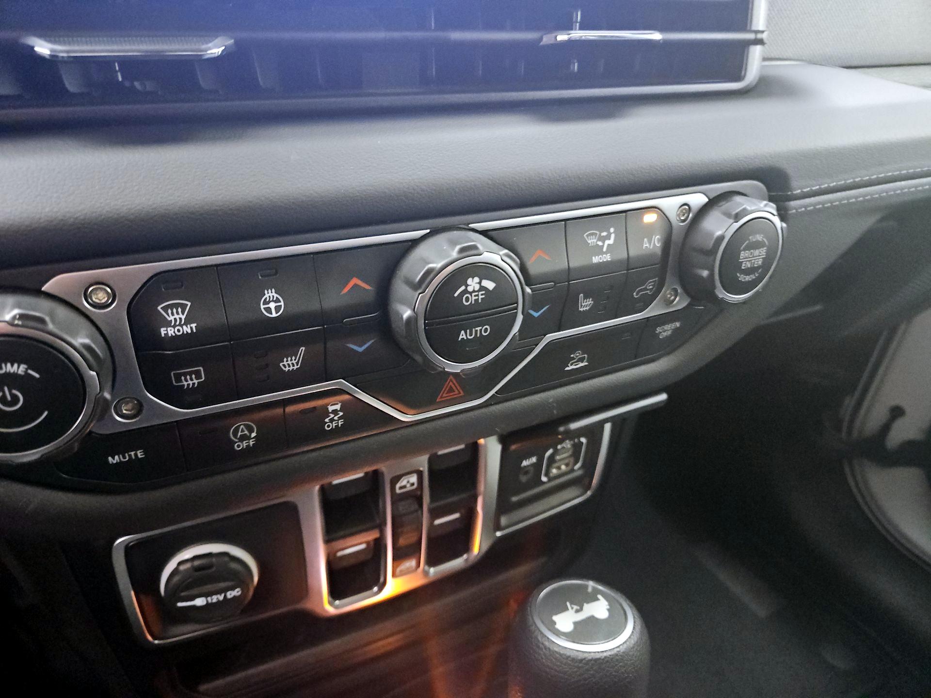 Thumbnail: 2025 Jeep Wrangler - 16