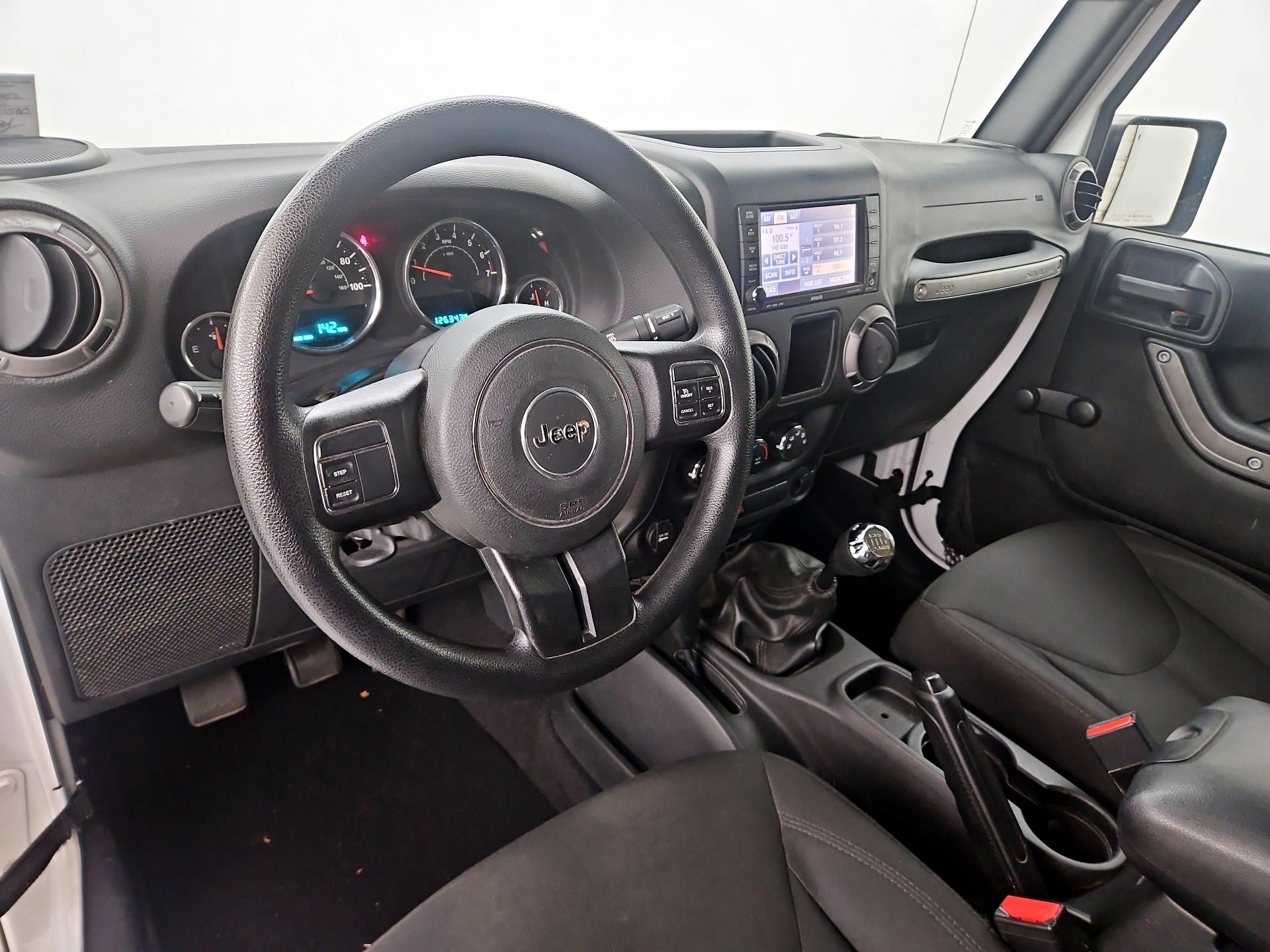 Thumbnail: 2016 Jeep Wrangler - 9