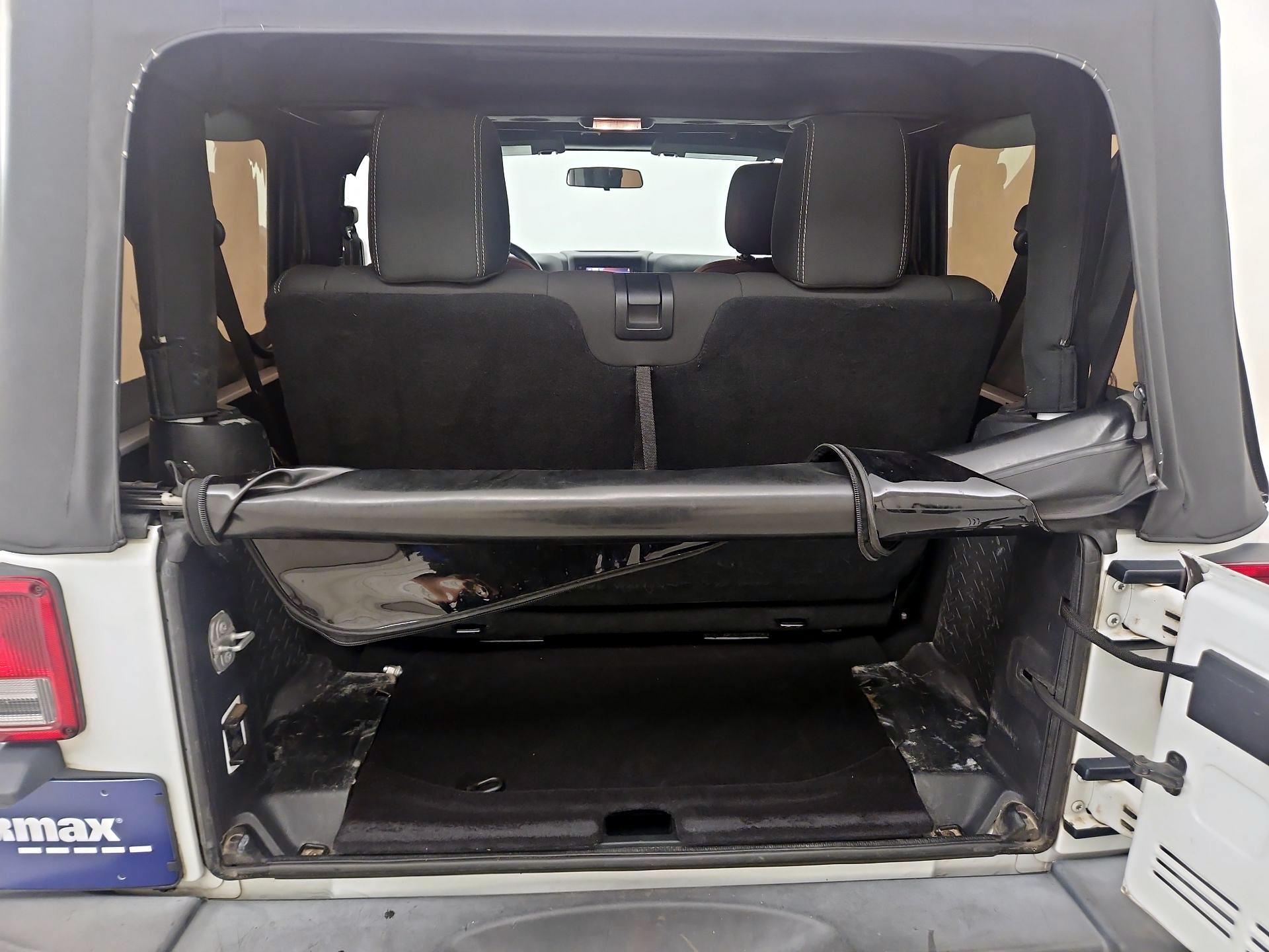 Thumbnail: 2016 Jeep Wrangler - 18