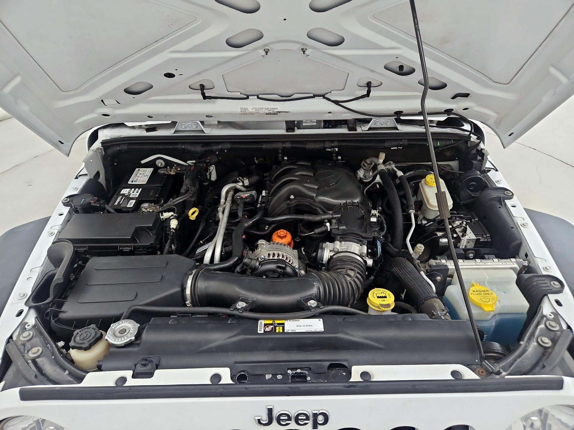 Thumbnail: 2016 Jeep Wrangler - 19