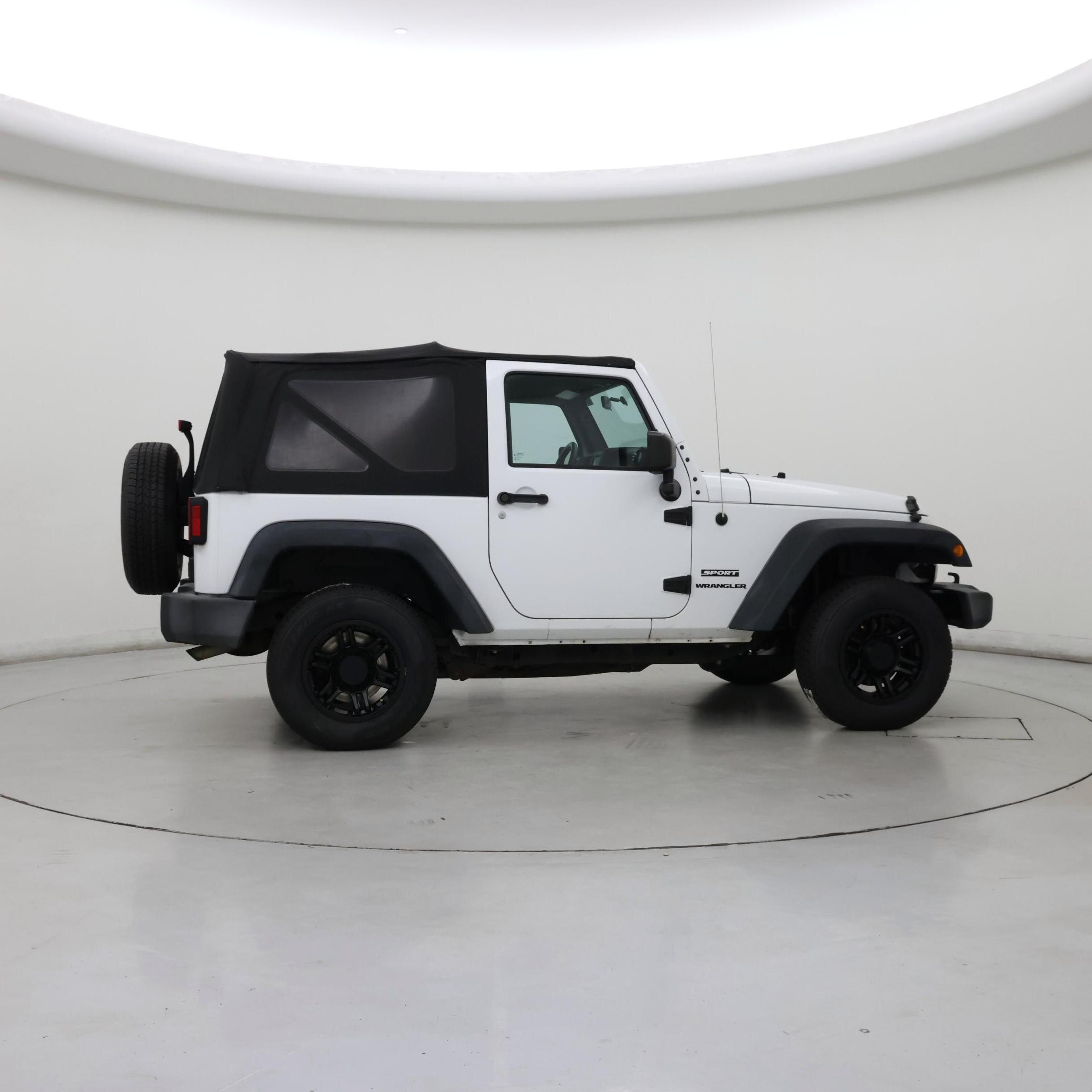 Thumbnail: 2016 Jeep Wrangler - 7