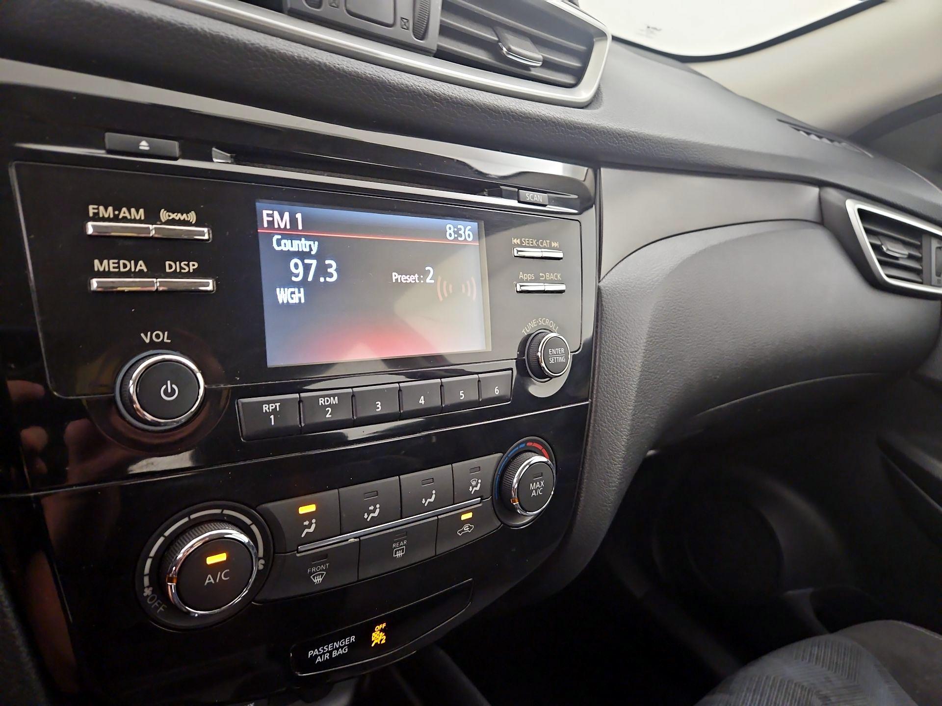 Thumbnail: 2015 Nissan Rogue - 14