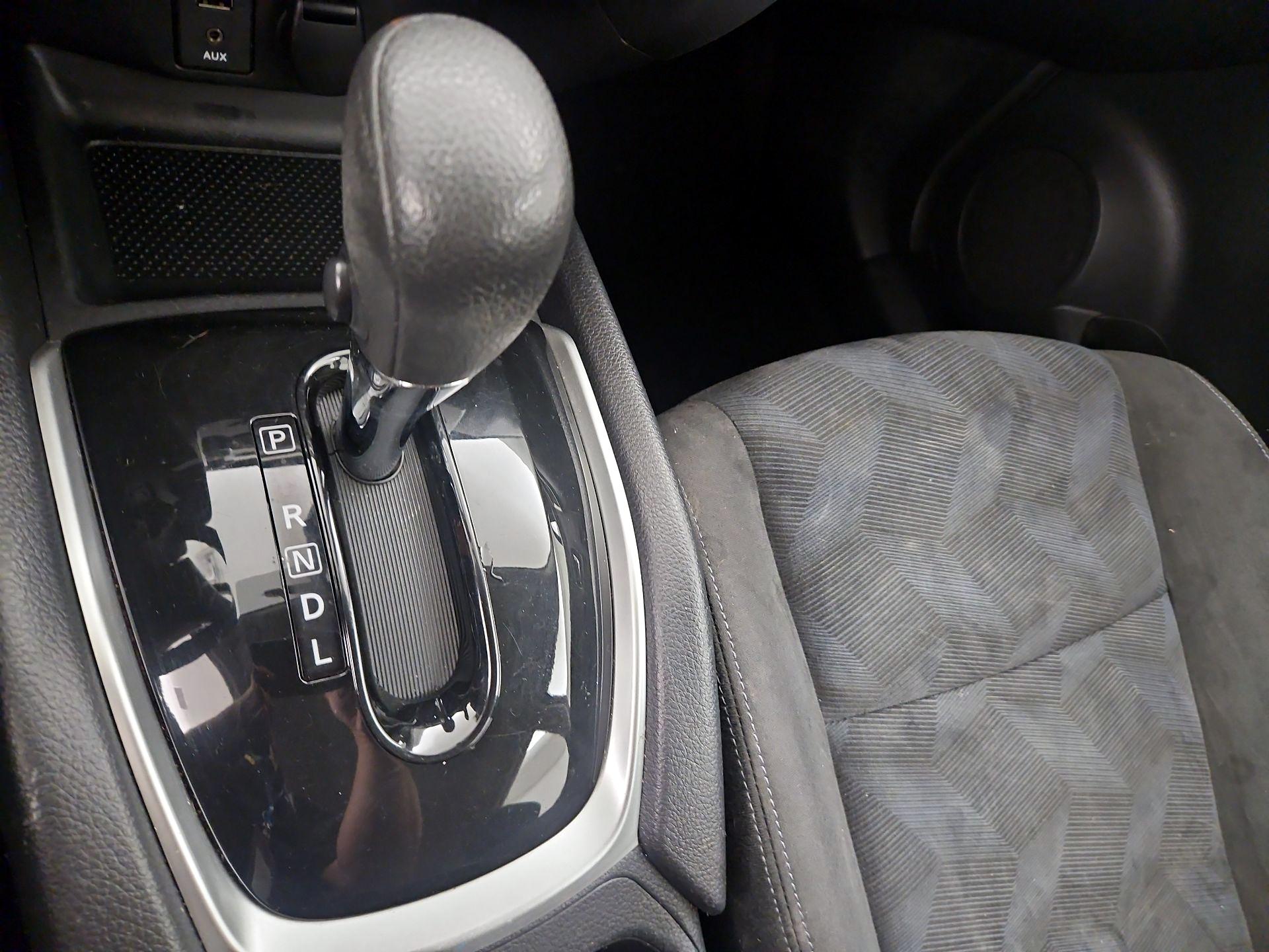 Thumbnail: 2015 Nissan Rogue - 16