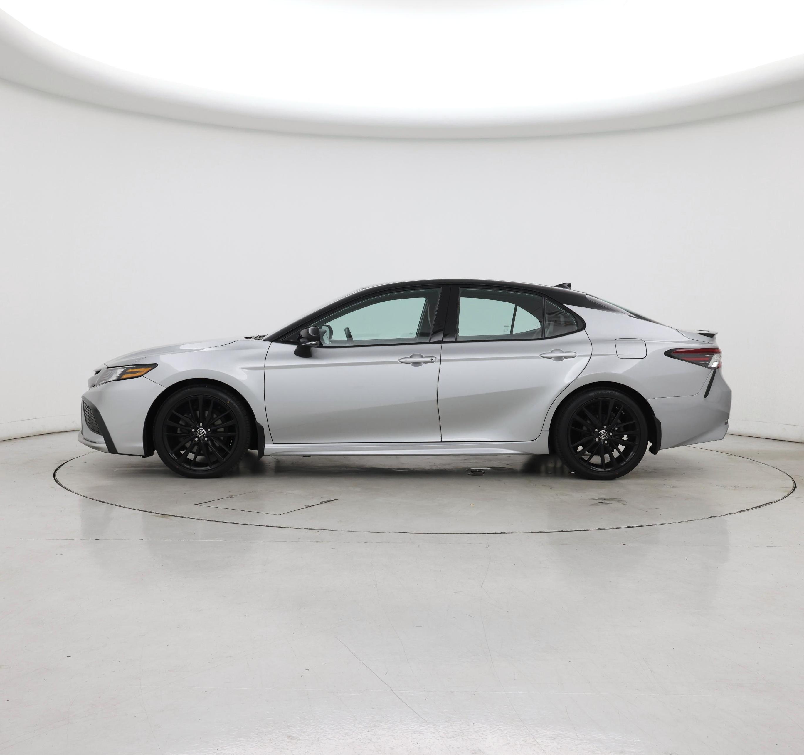 Thumbnail: 2021 Toyota Camry - 3