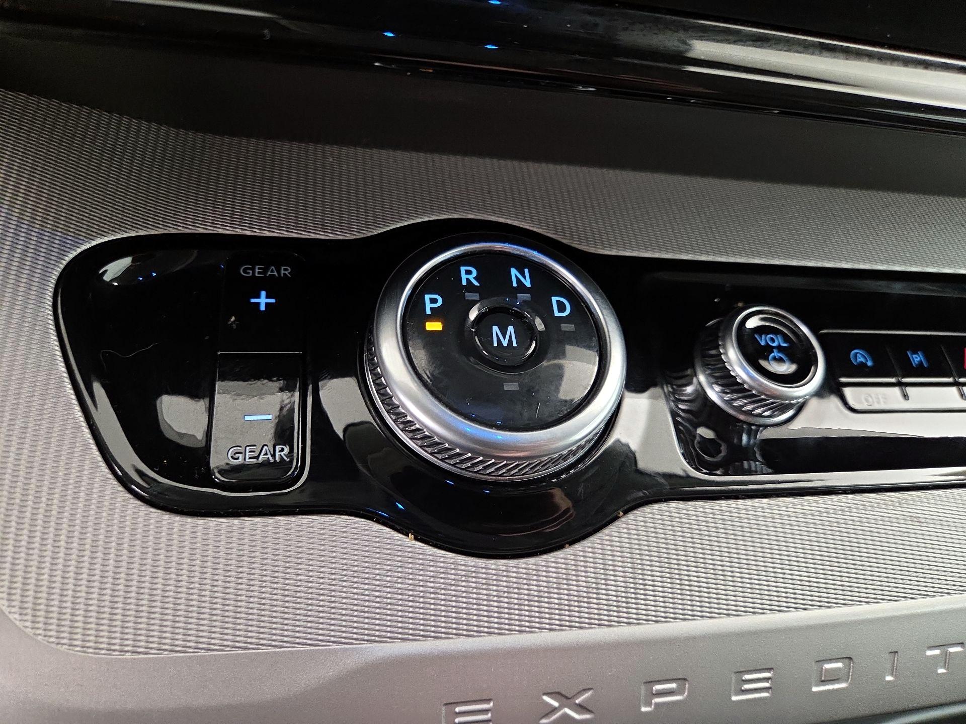 Thumbnail: 2025 Ford Expedition - 17