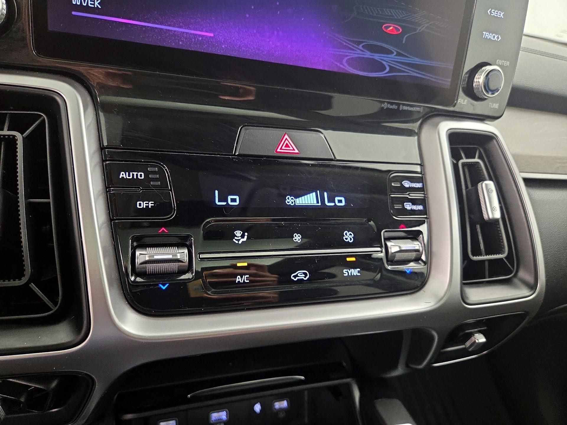 Thumbnail: 2022 Kia Sorento - 17