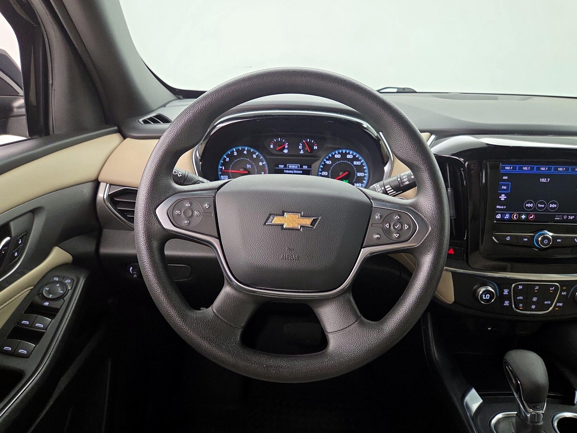 Thumbnail: 2023 Chevrolet Traverse - 10