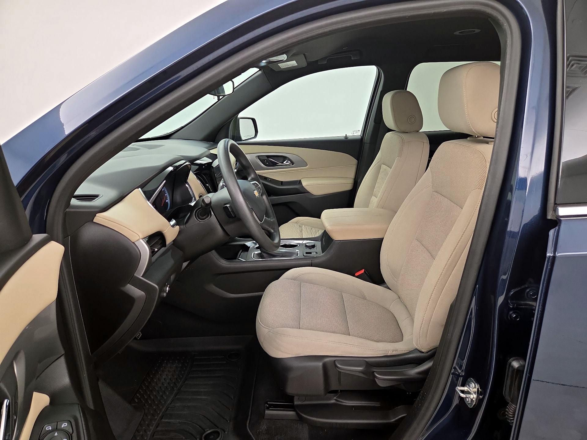 Thumbnail: 2023 Chevrolet Traverse - 11