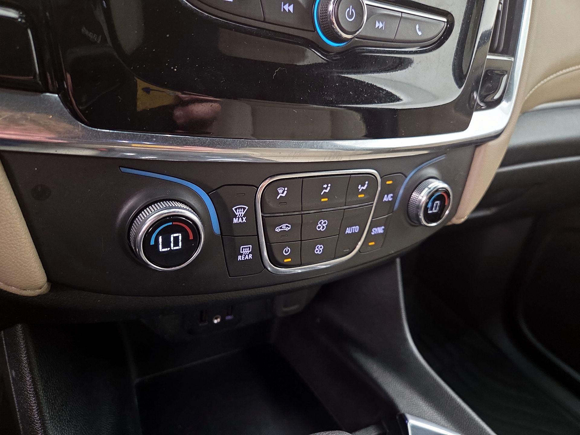 Thumbnail: 2023 Chevrolet Traverse - 16