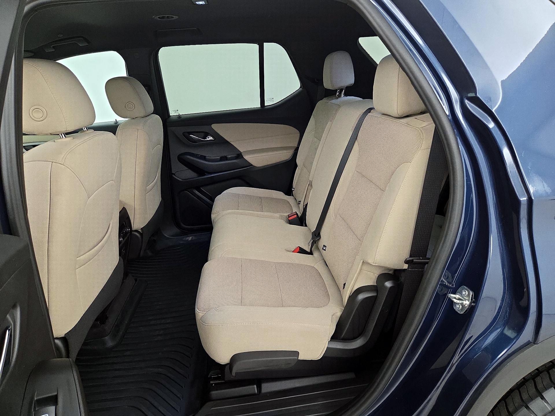 Thumbnail: 2023 Chevrolet Traverse - 19