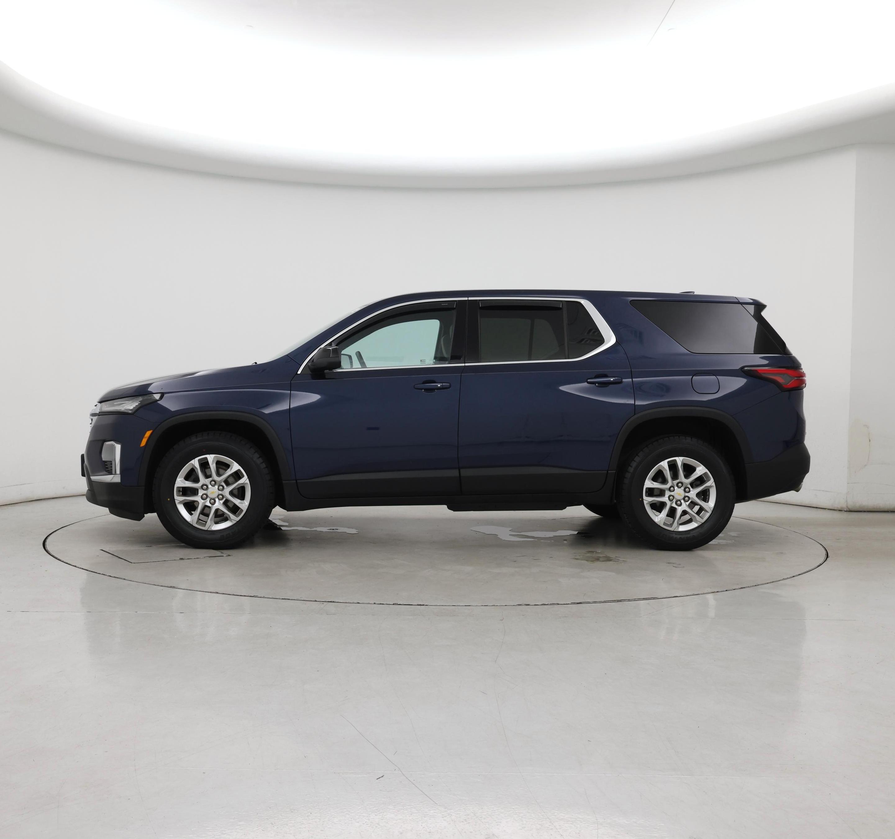 Thumbnail: 2023 Chevrolet Traverse - 3