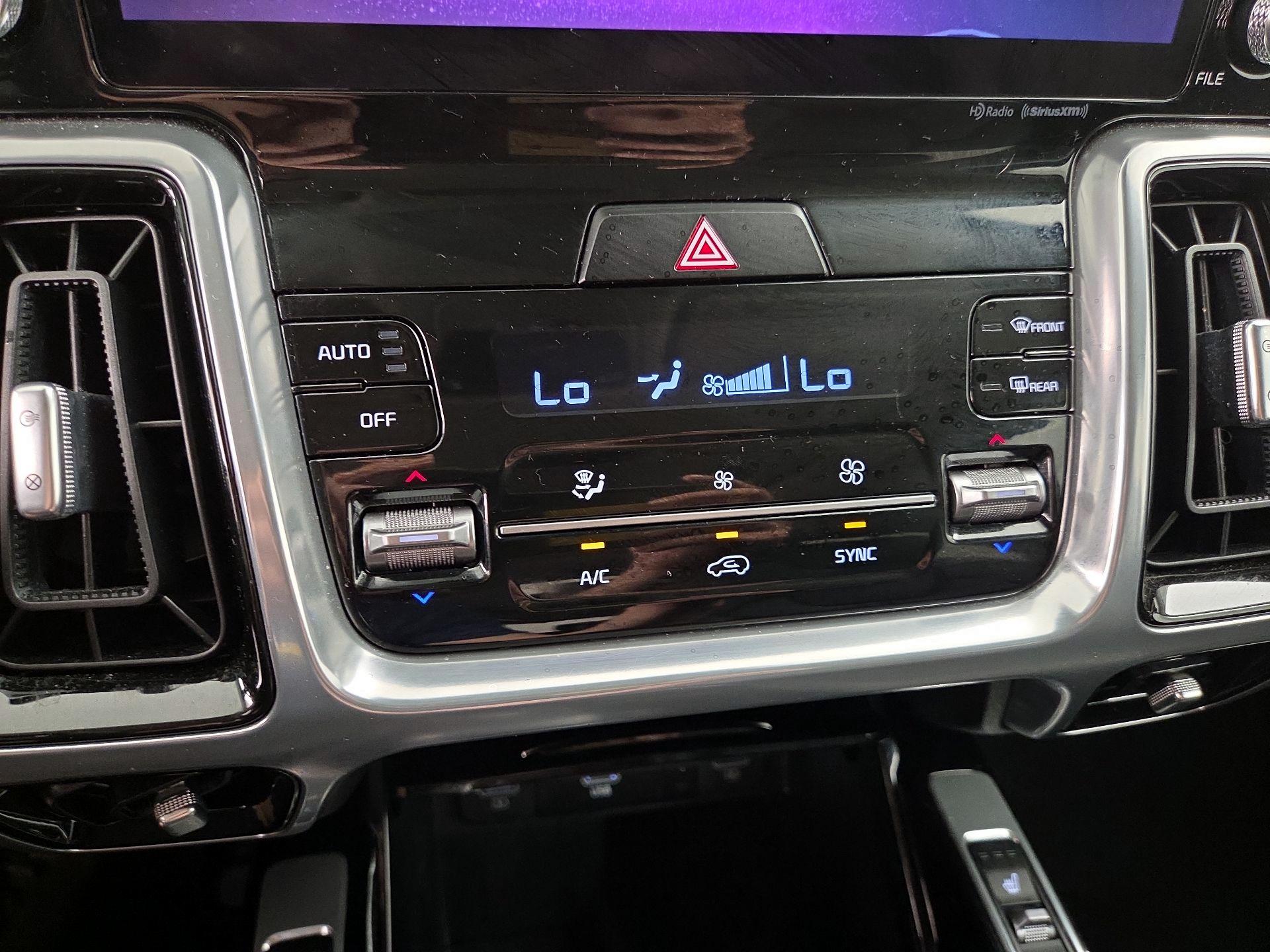 Thumbnail: 2023 Kia Sorento - 17