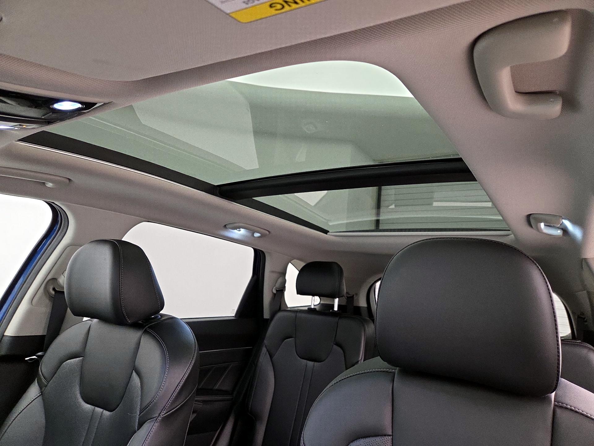 Thumbnail: 2023 Kia Sorento - 20