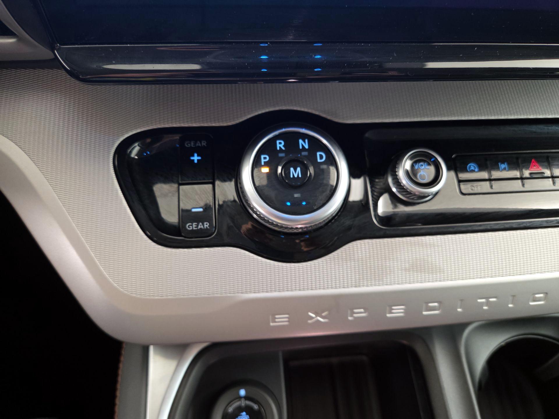 Thumbnail: 2025 Ford Expedition - 17