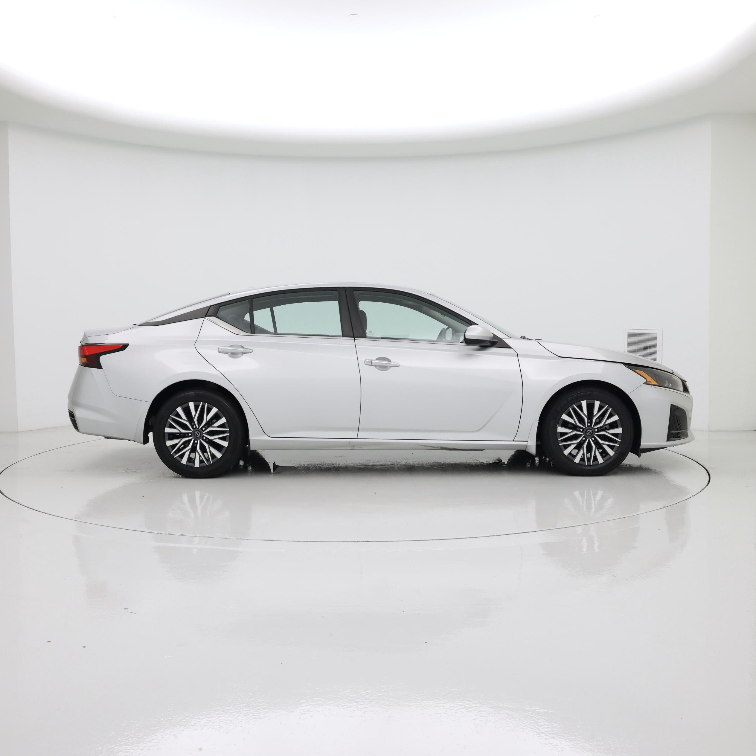 Thumbnail: 2023 Nissan Altima - 7