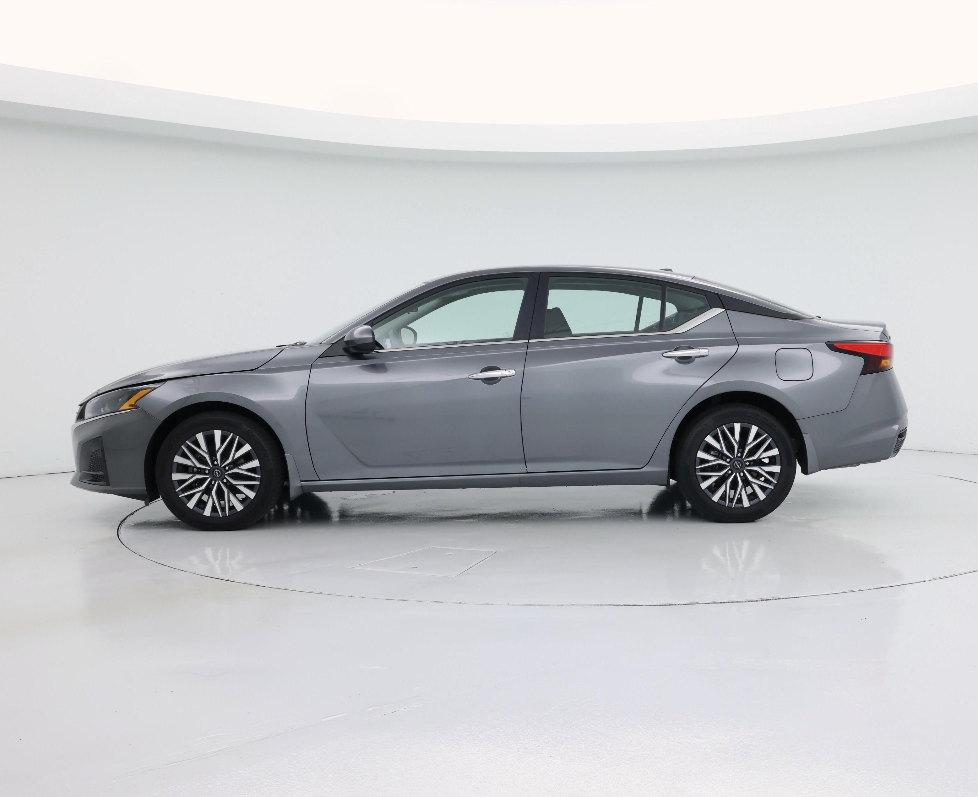 Thumbnail: 2023 Nissan Altima - 3