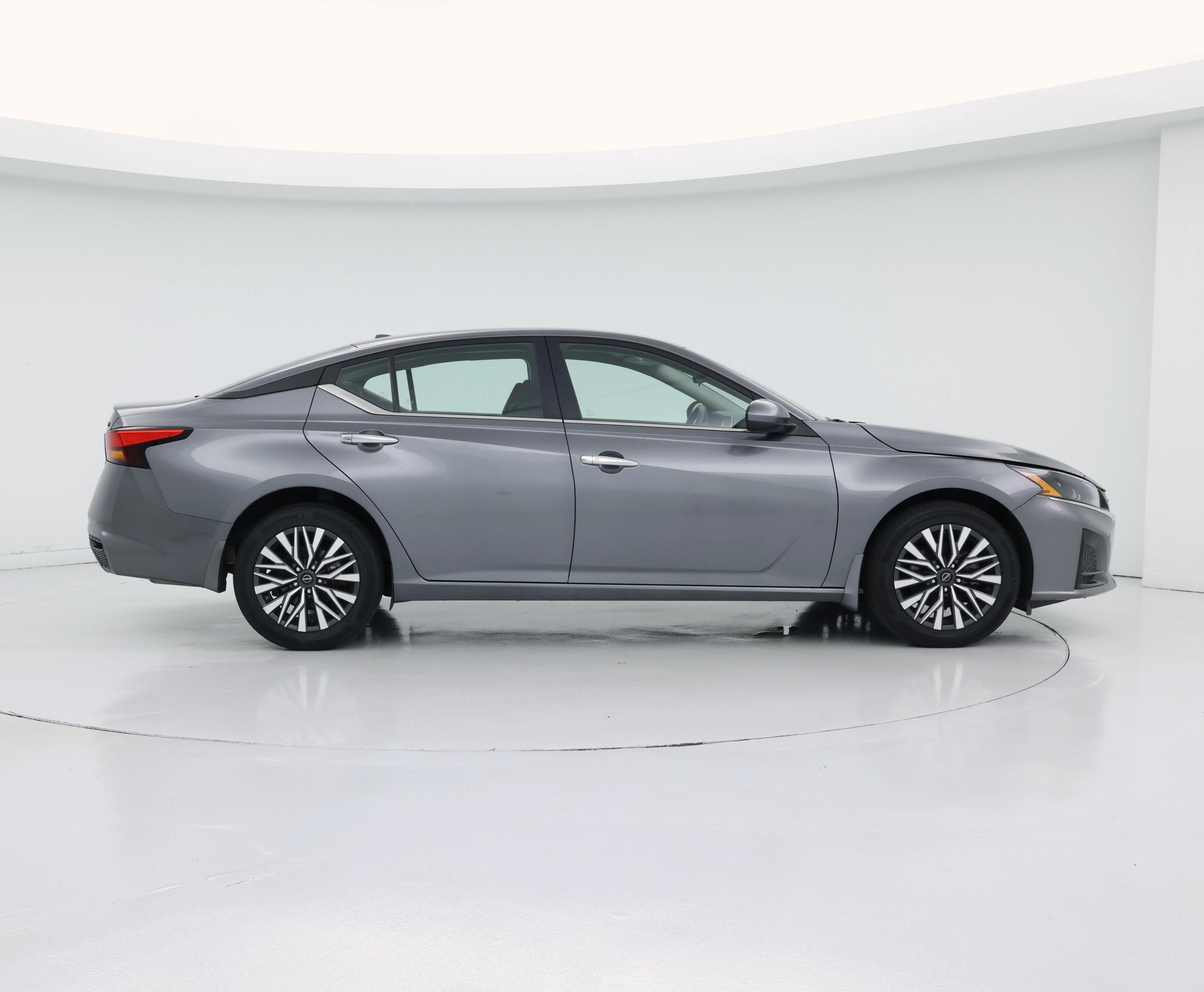 Thumbnail: 2023 Nissan Altima - 7