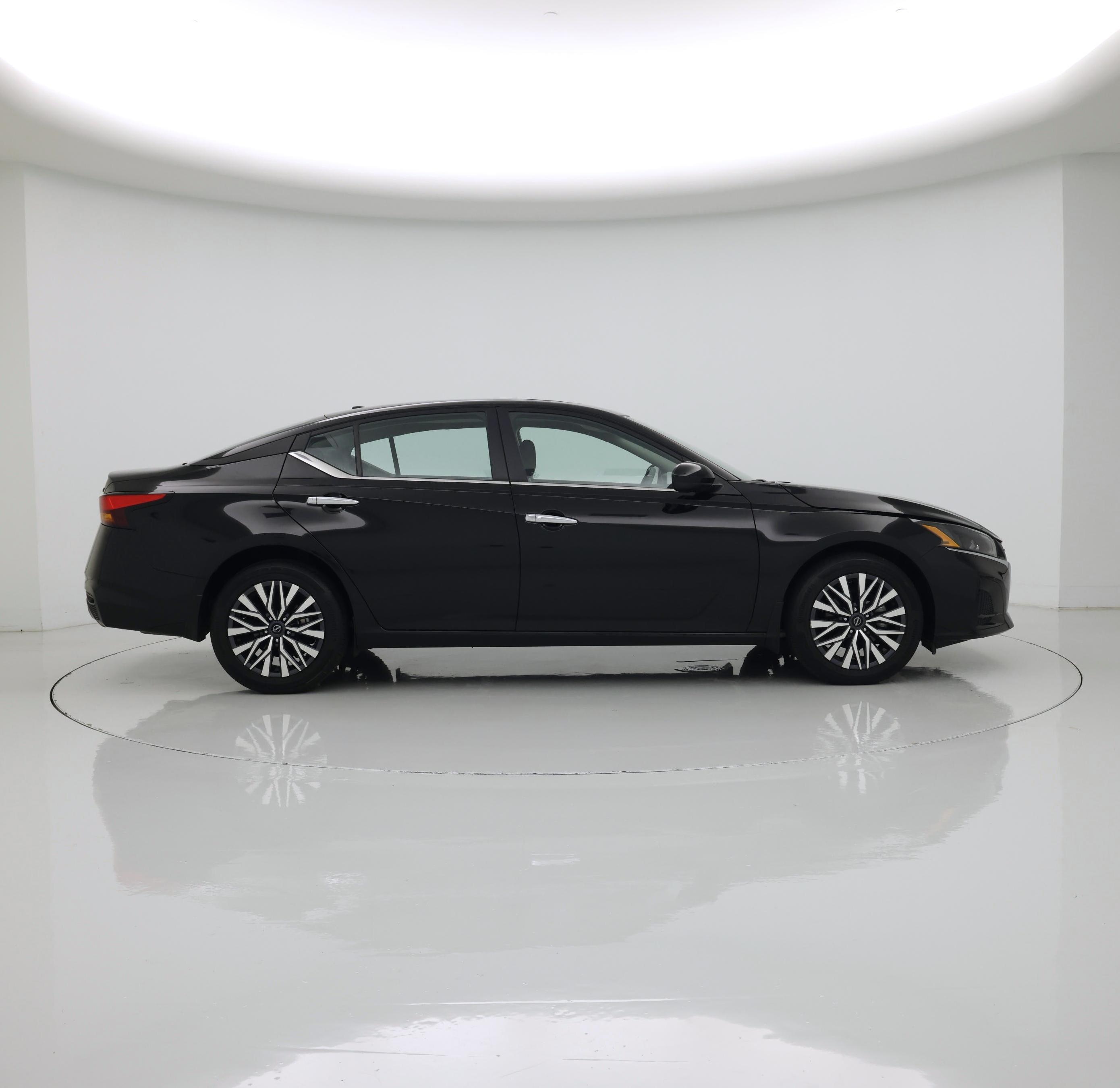 Thumbnail: 2023 Nissan Altima - 7