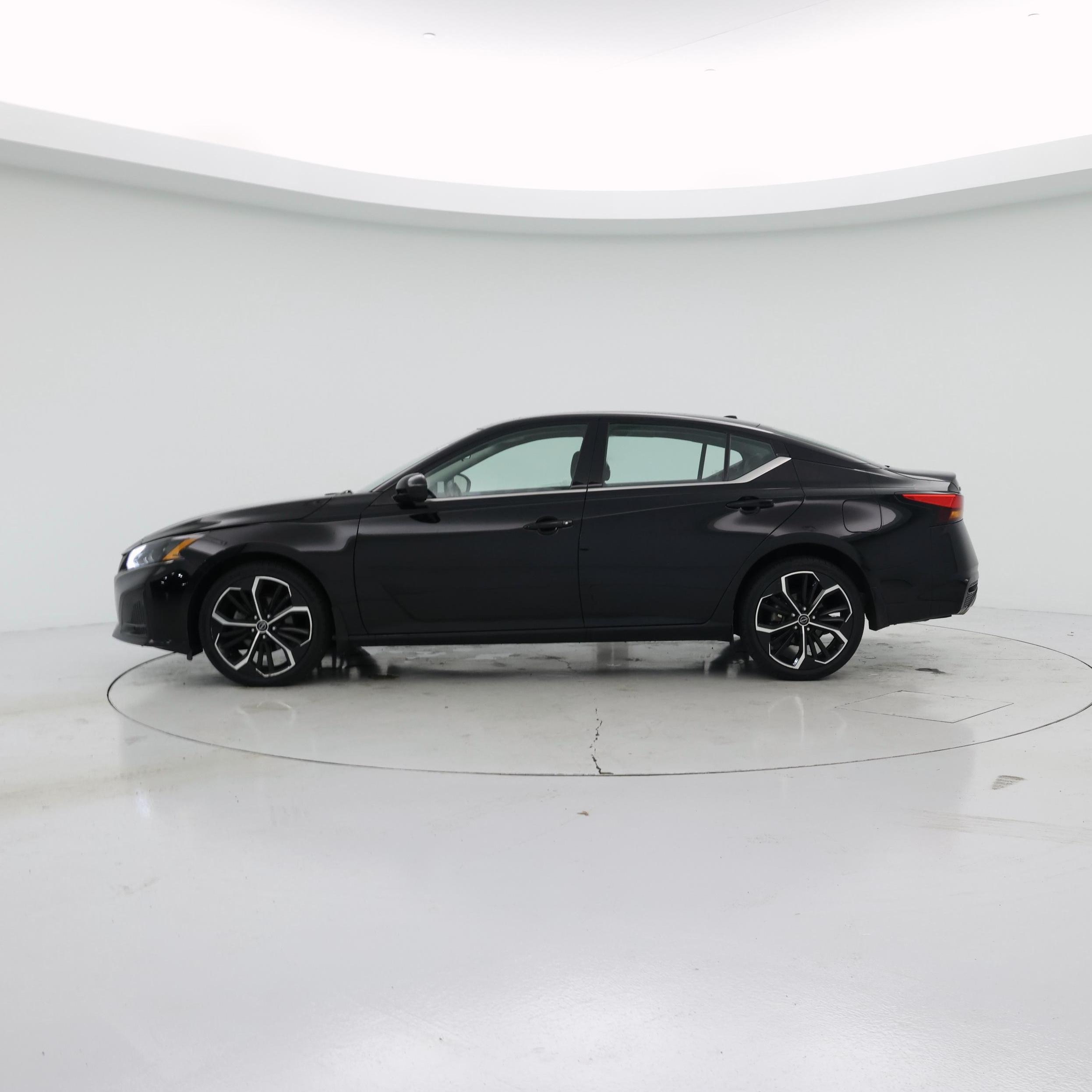 Thumbnail: 2023 Nissan Altima - 3
