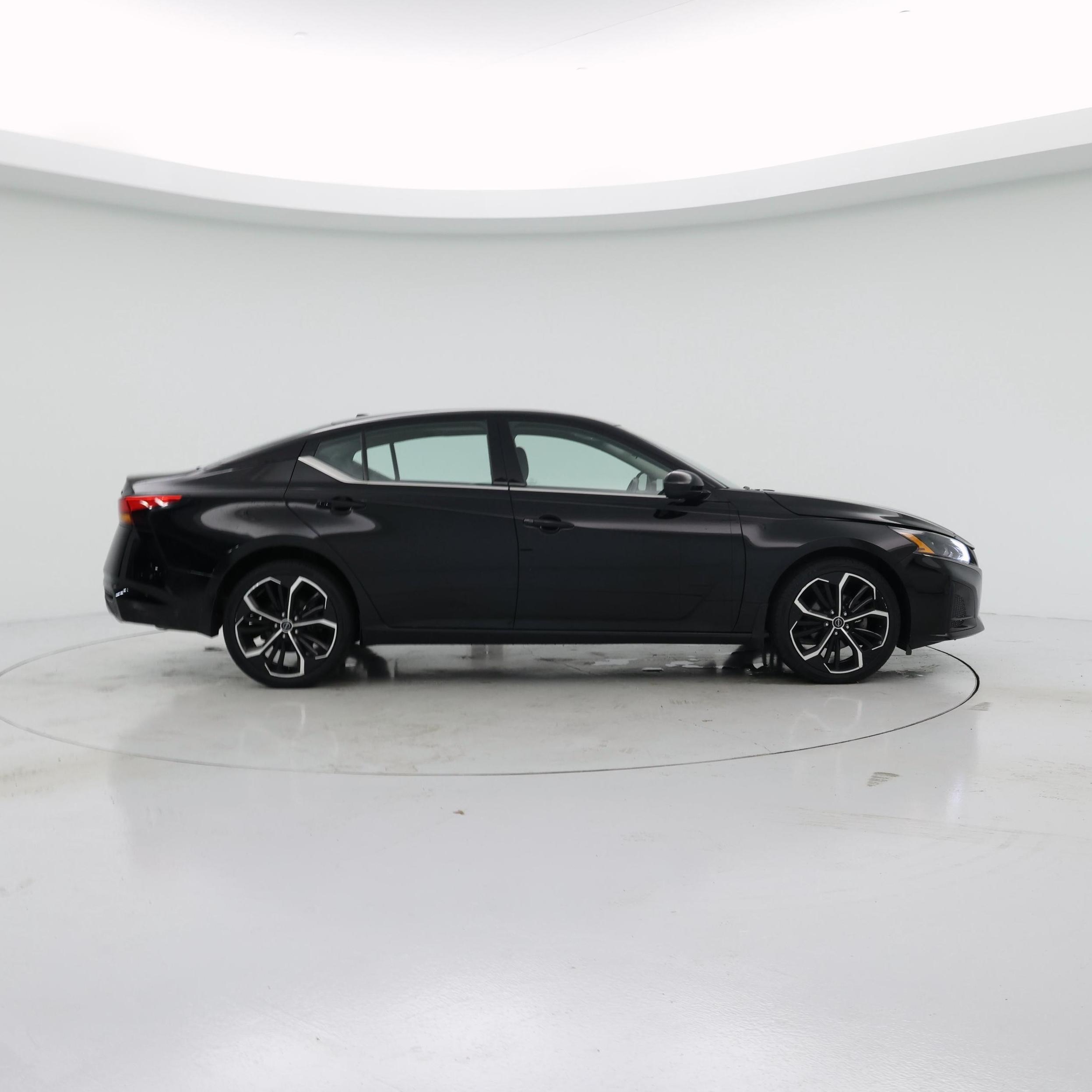 Thumbnail: 2023 Nissan Altima - 7