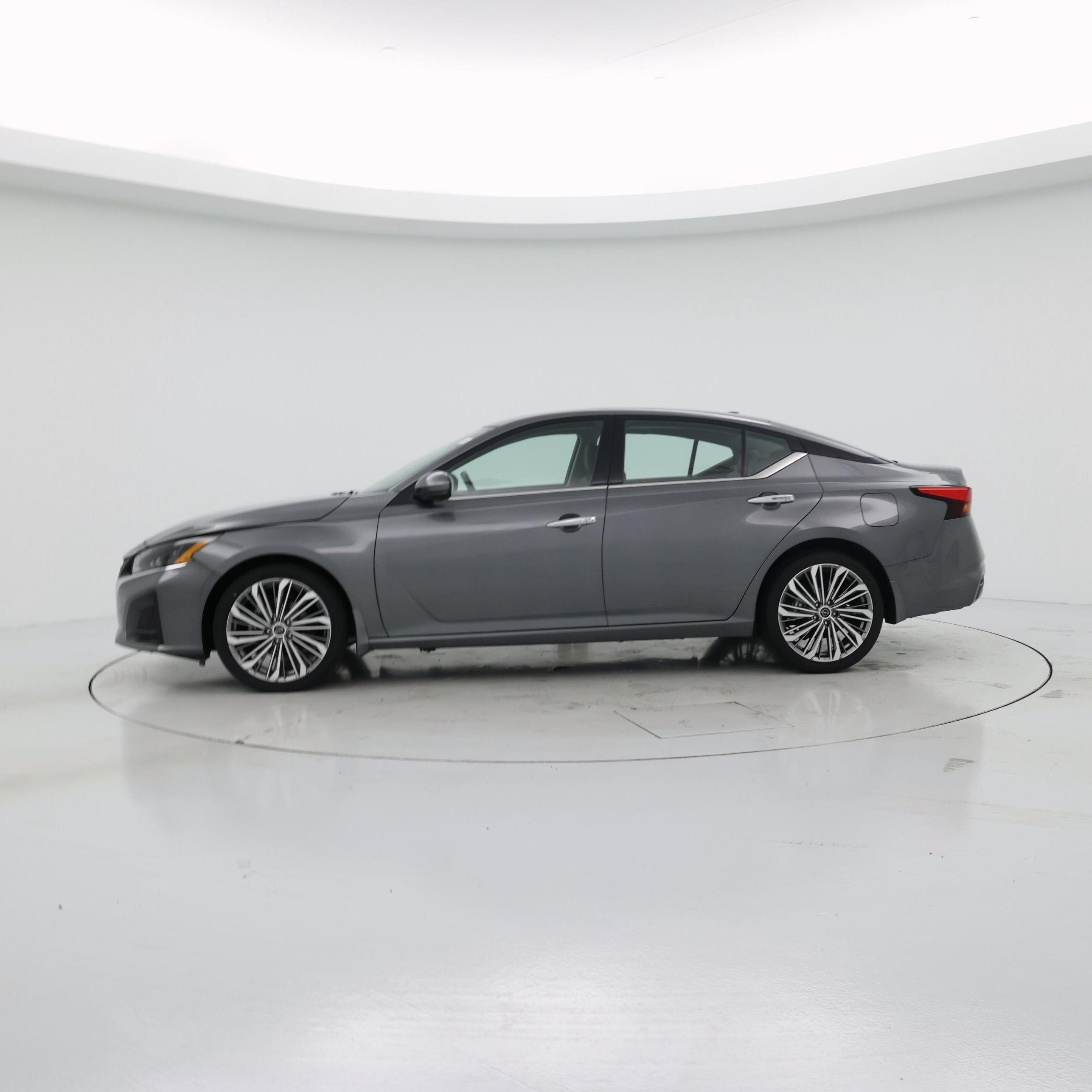 Thumbnail: 2024 Nissan Altima - 3