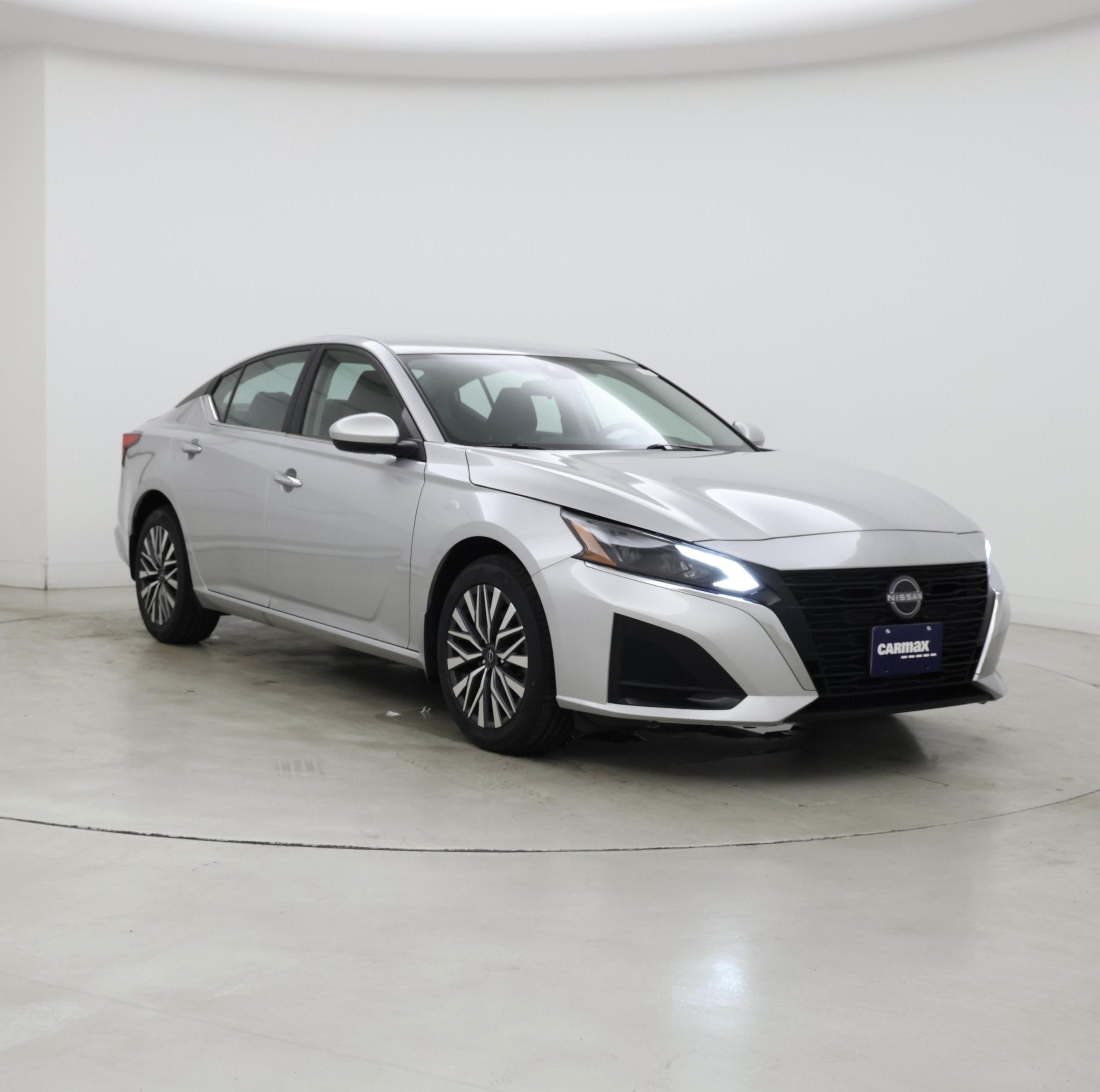 Silver 2023 Nissan Altima 2.5 SV AWD Sedan All-Wheel Drive Automatic
