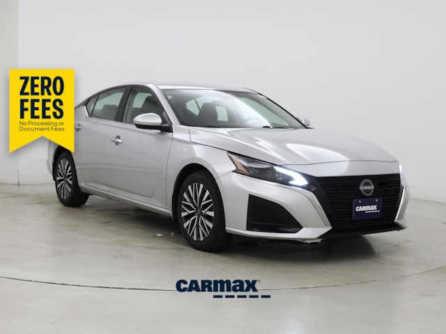 Silver 2023 Nissan Altima 2.5 SV AWD Sedan All-Wheel Drive Automatic