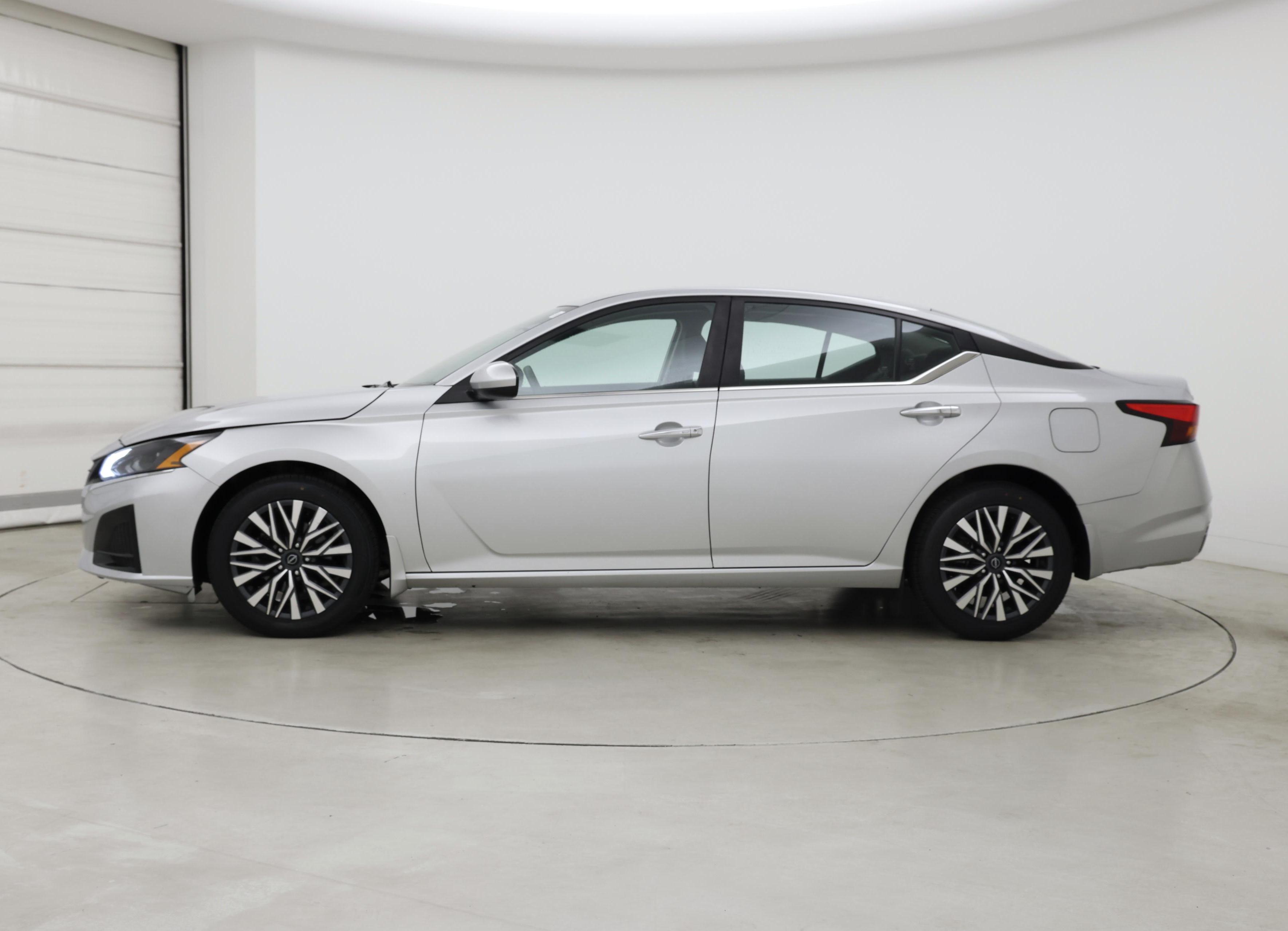 Thumbnail: 2023 Nissan Altima - 3
